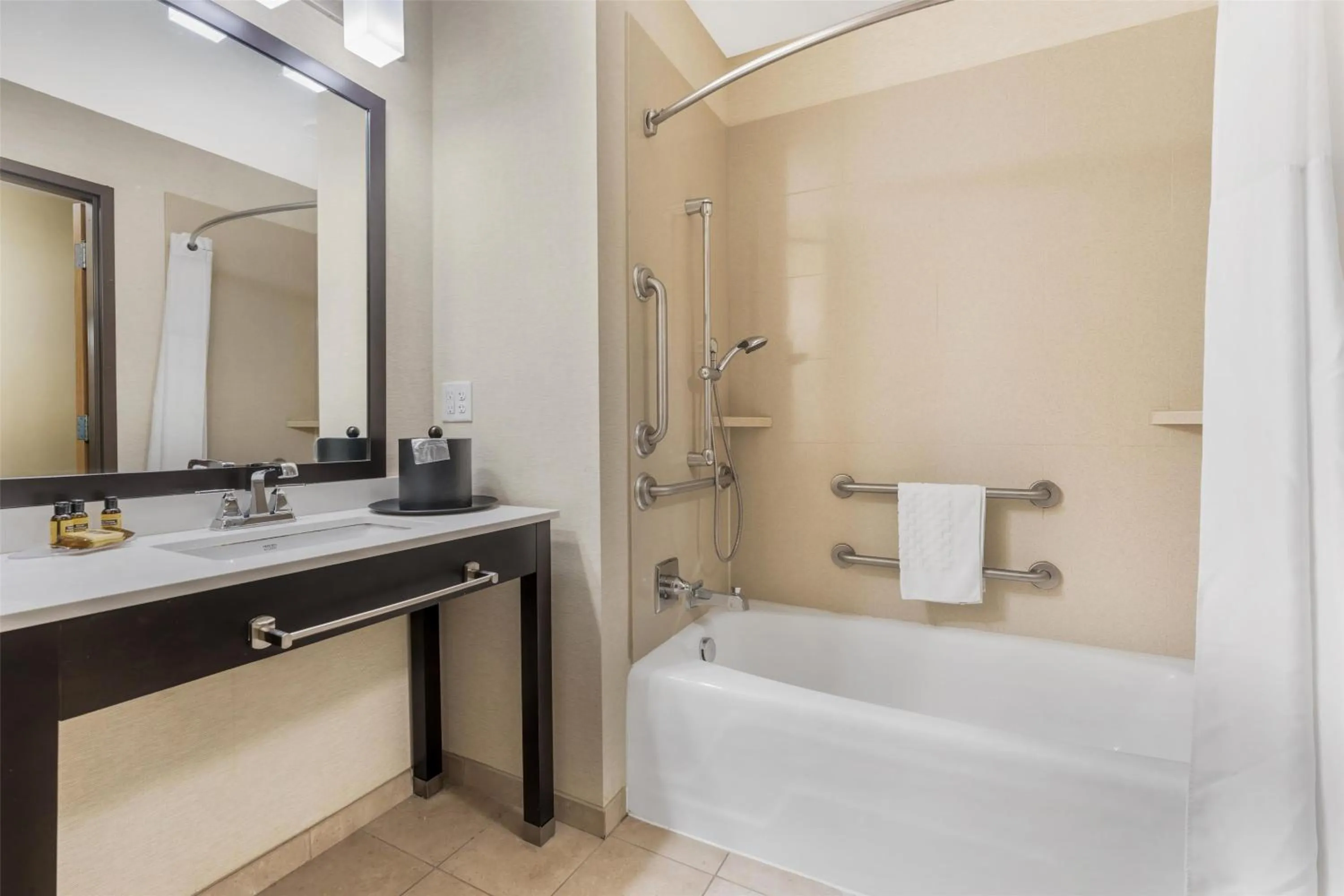 Bathroom in Best Western Plus Franciscan Square Inn & Suites Steubenville