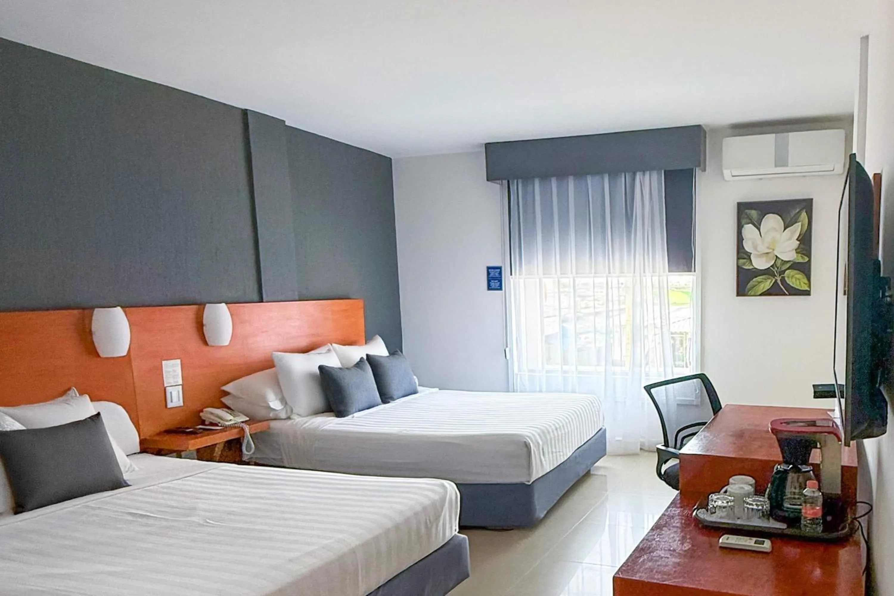 Photo of the whole room, Bed in Days Inn by Wyndham Minatitlan