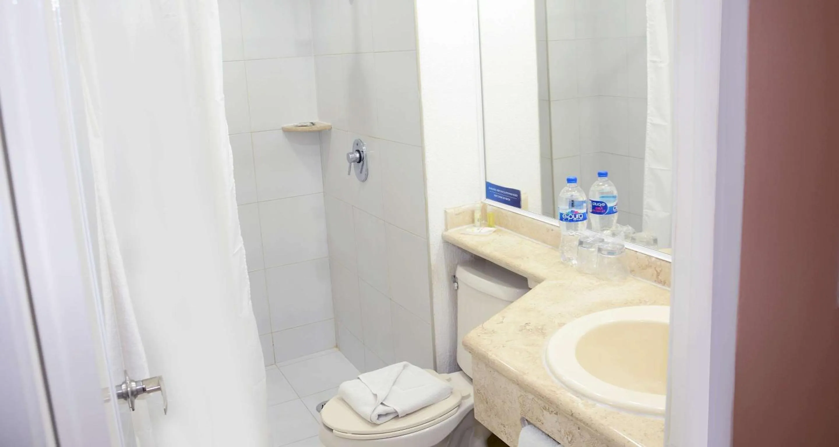 Deluxe King Suite with Sofa in Hotel Gran Minatitlán Plaza