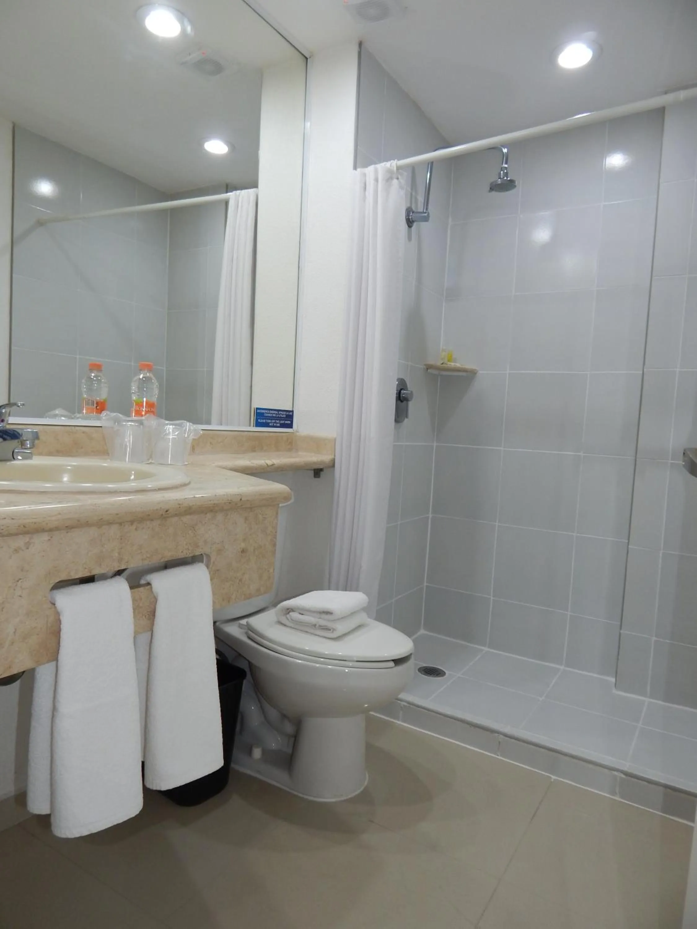 Bathroom in Days Inn by Wyndham Minatitlan