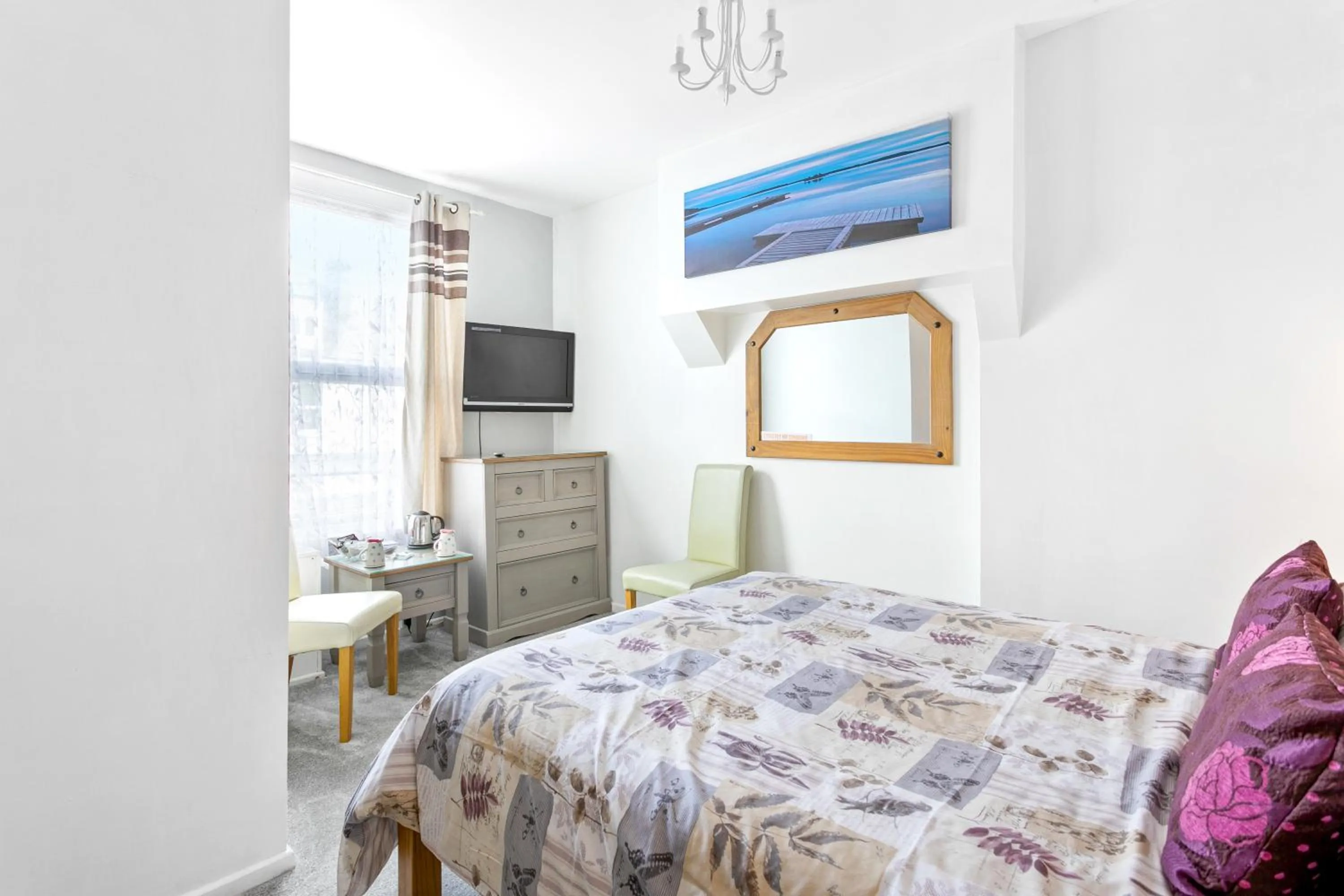 Photo of the whole room, Bed in Jacaranda Hotel