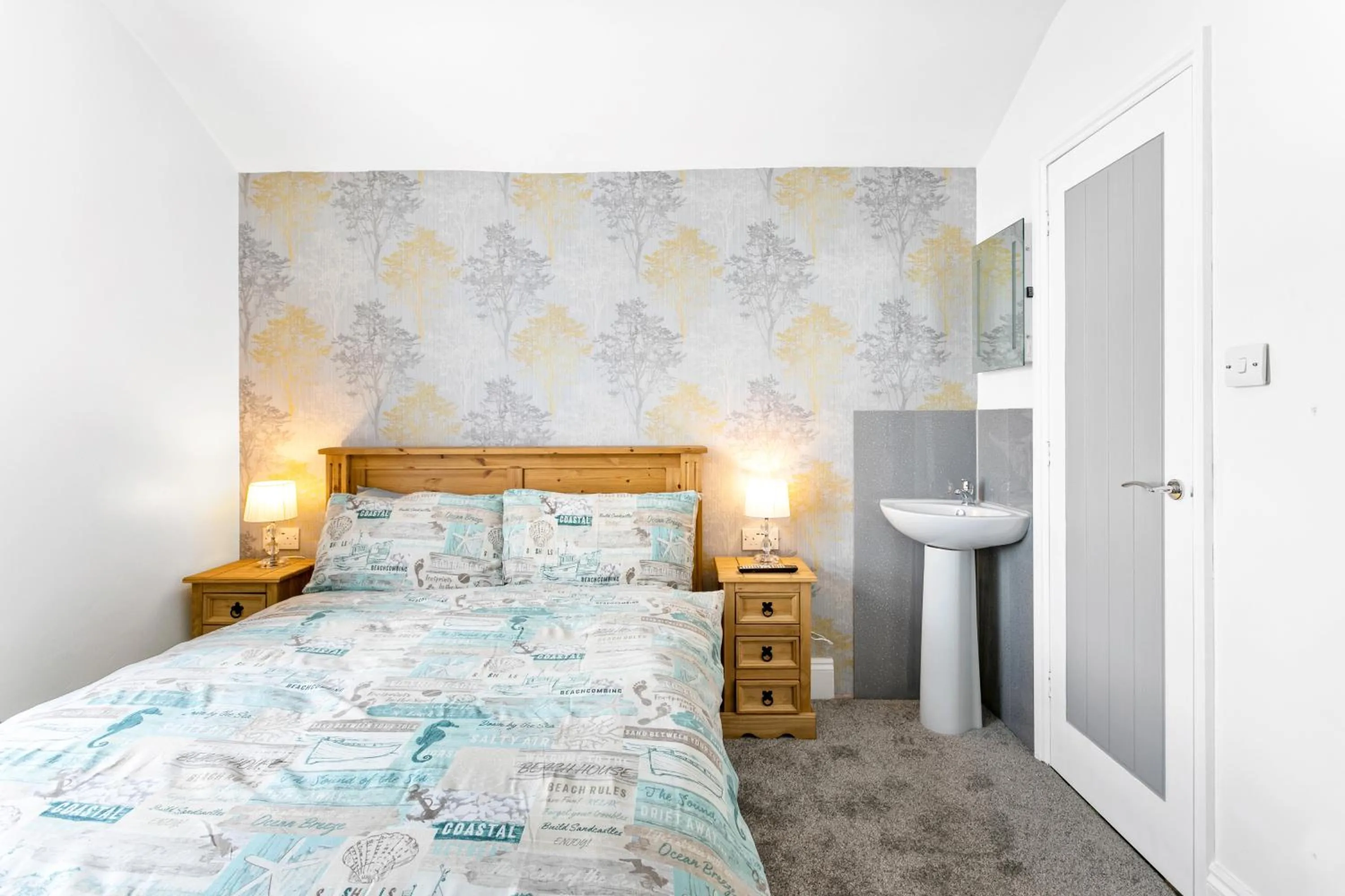 Photo of the whole room, Bed in Jacaranda Hotel