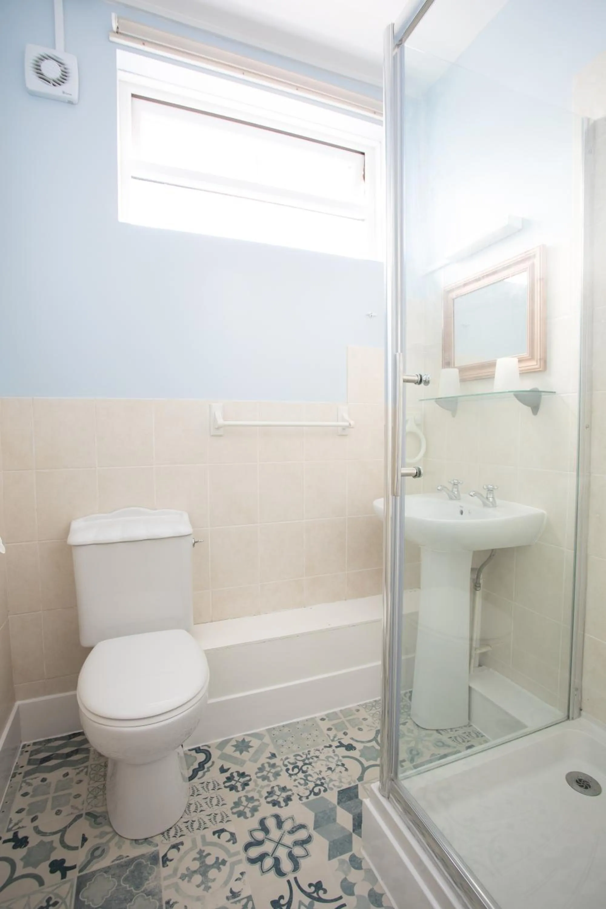 Bathroom in Jacaranda Hotel