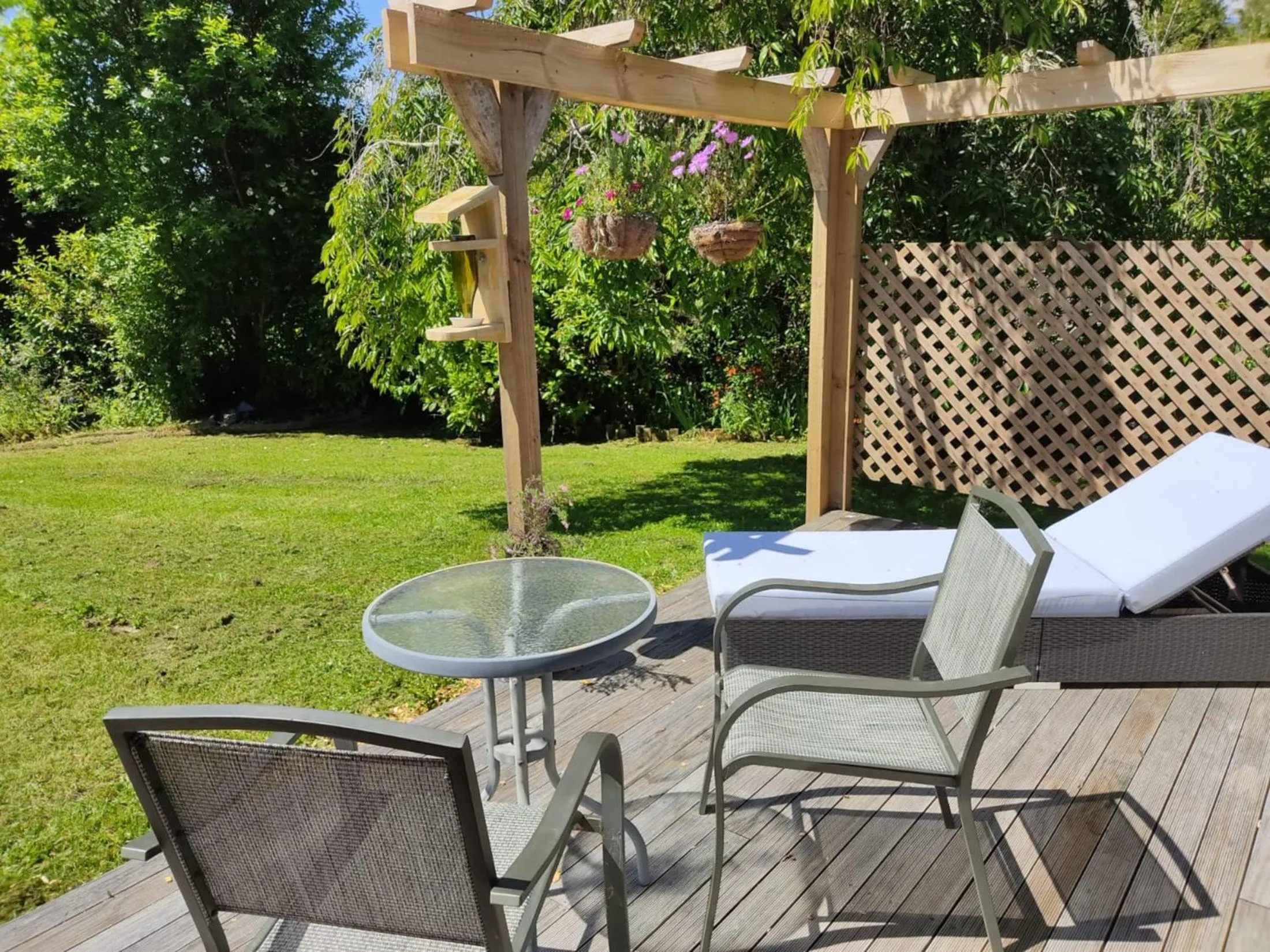 Patio in Golden Caves - Bed and Breakfast