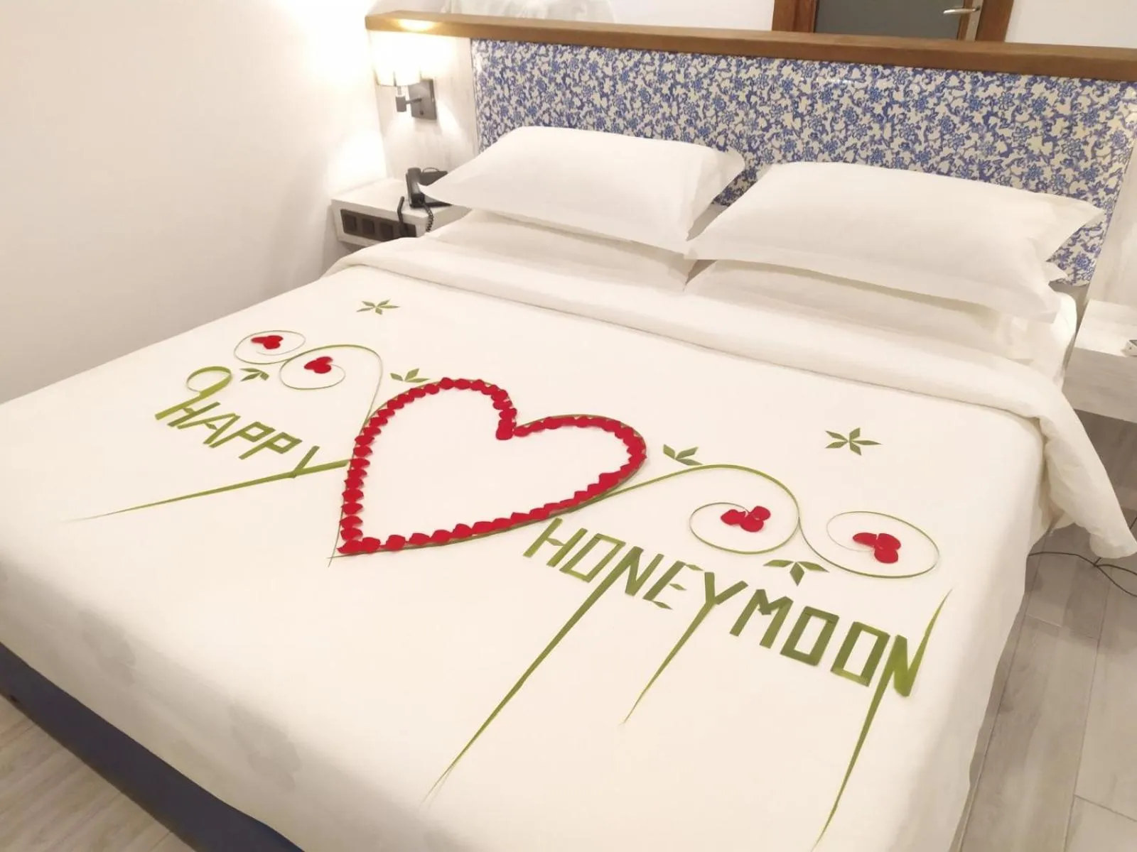 Bed in Kaani Grand Seaview