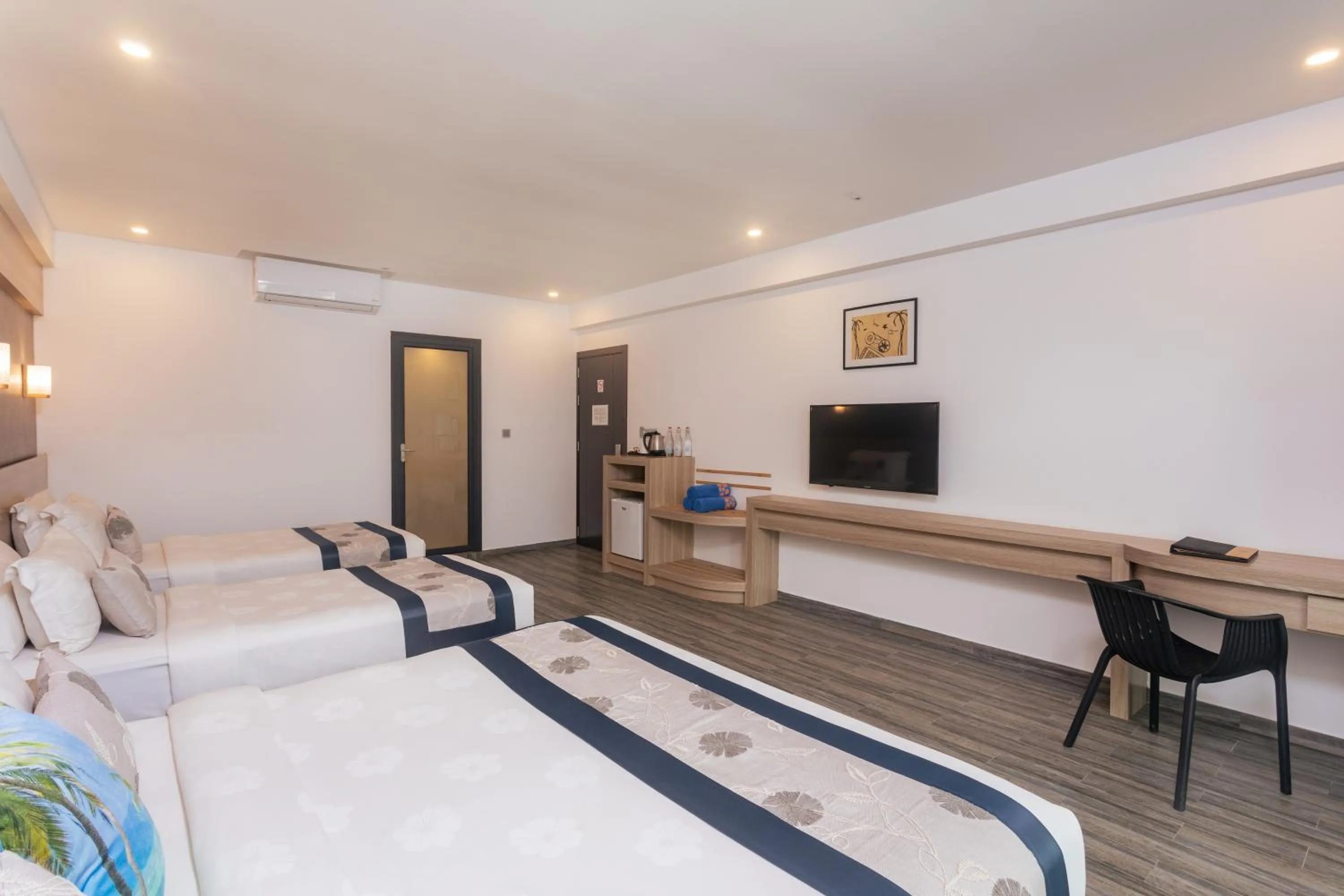 Bedroom, Bed in Kaani Grand Seaview