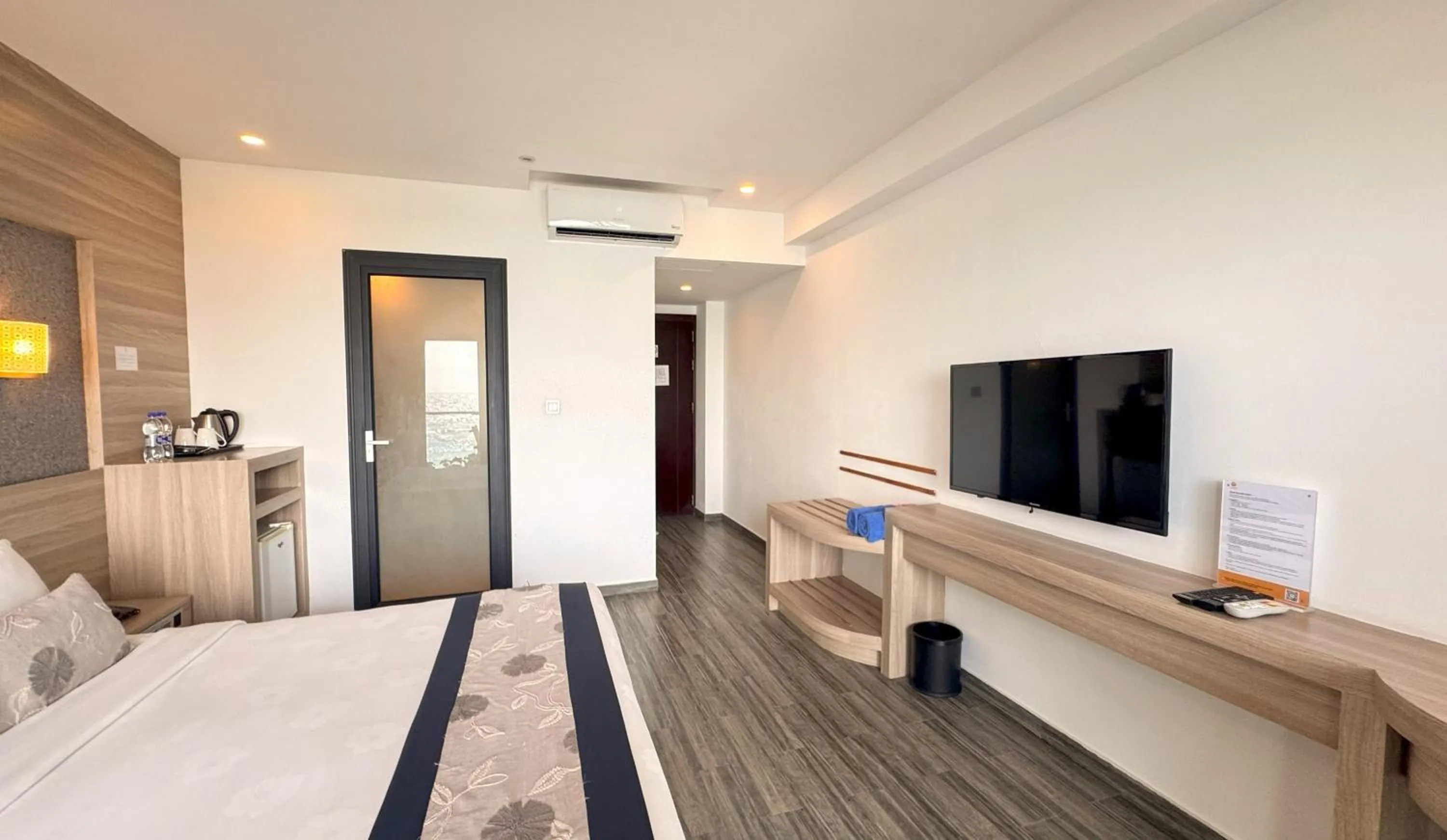 Bedroom, Bed in Kaani Grand Seaview