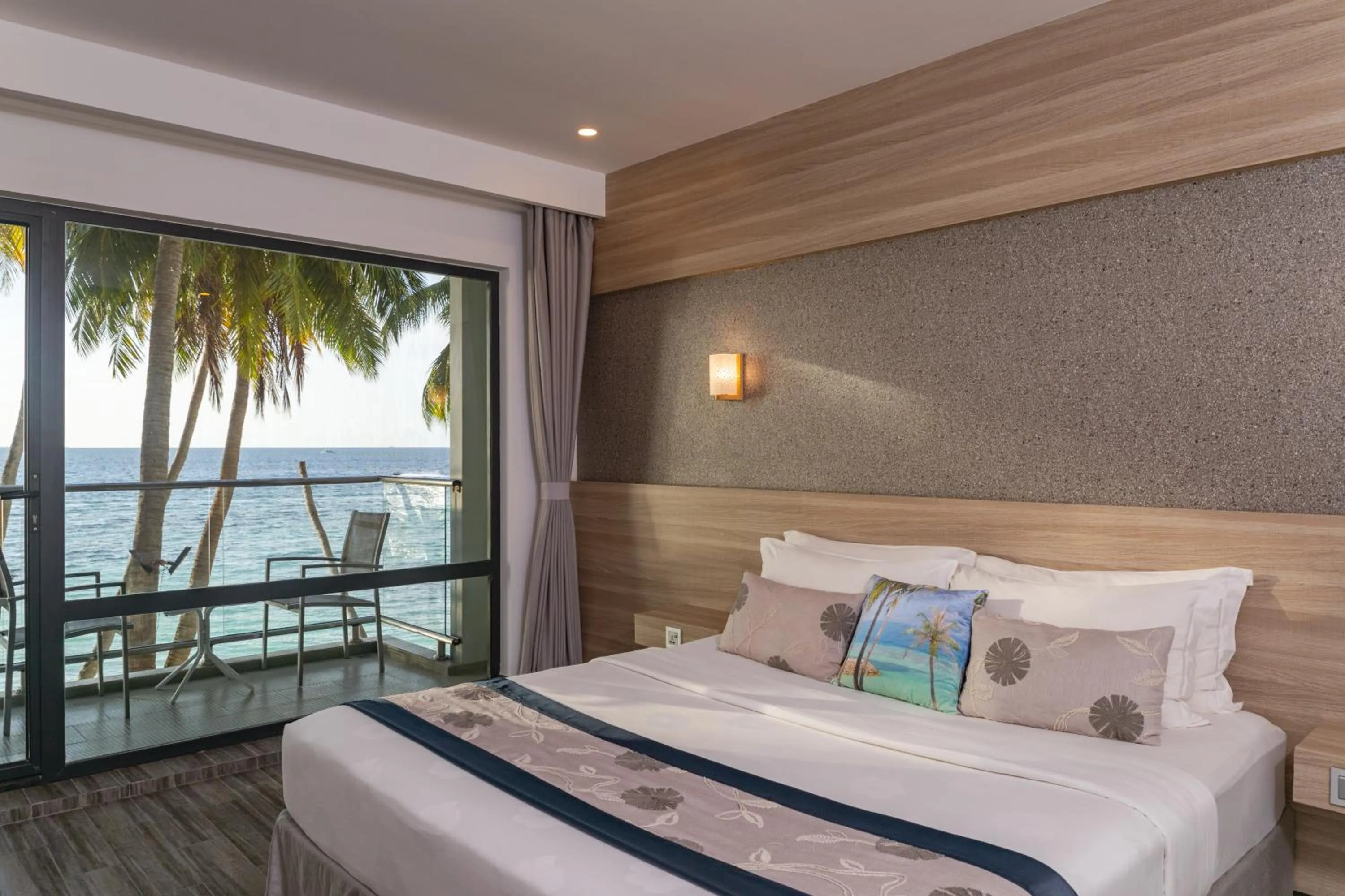 Bed in Kaani Grand Seaview