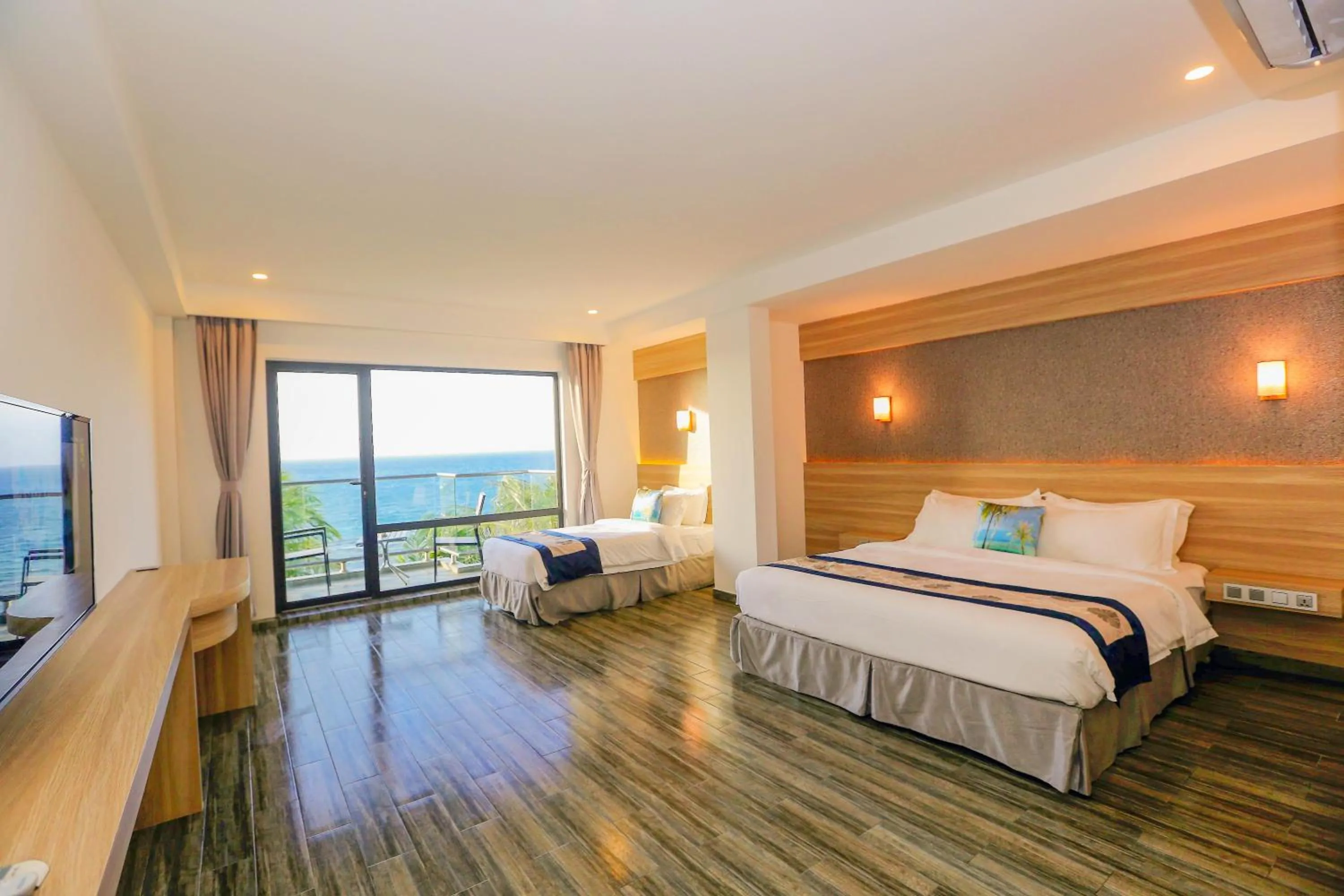 Photo of the whole room, Bed in Kaani Grand Seaview