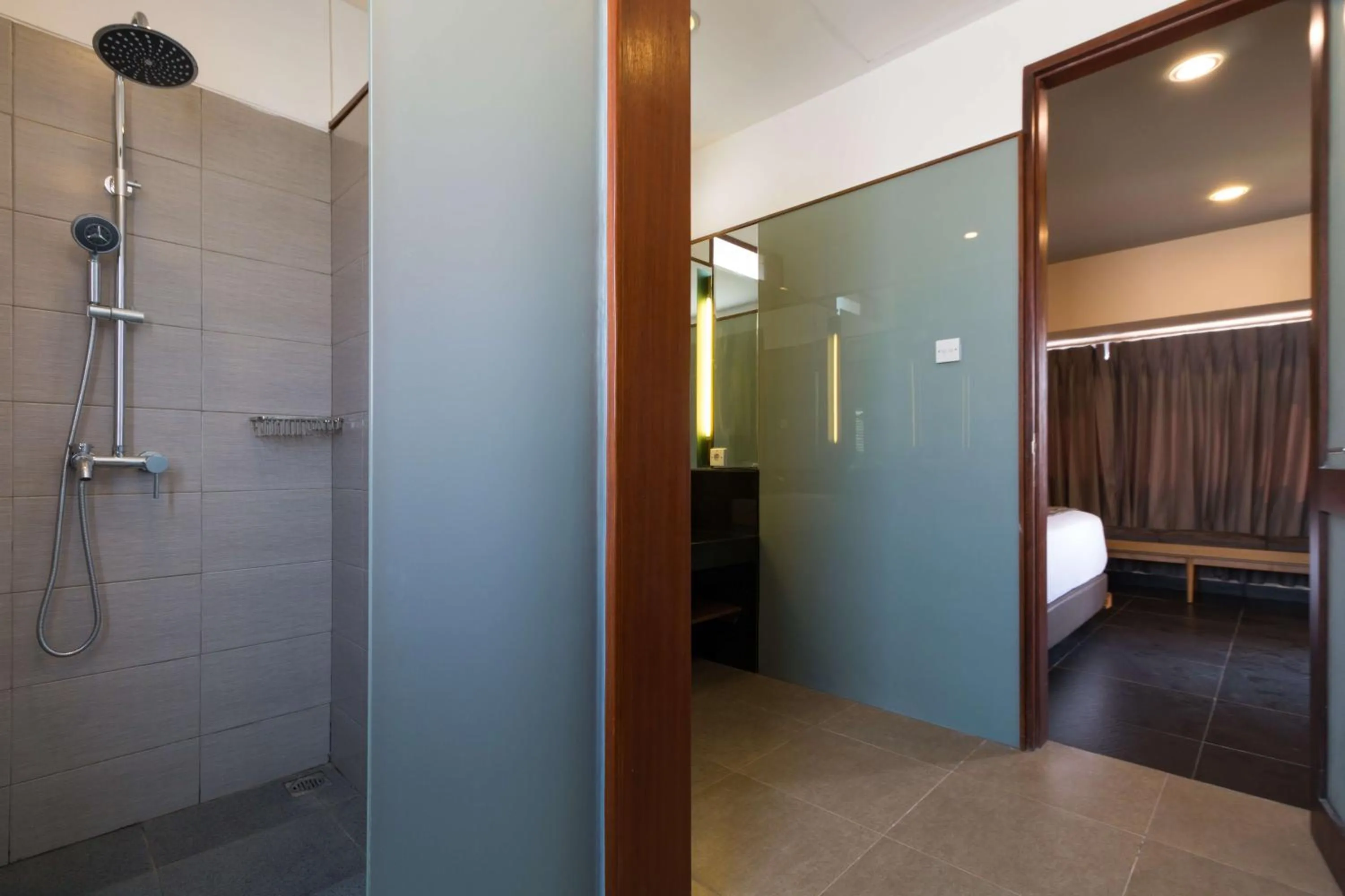 Shower in Sanur Art Villas