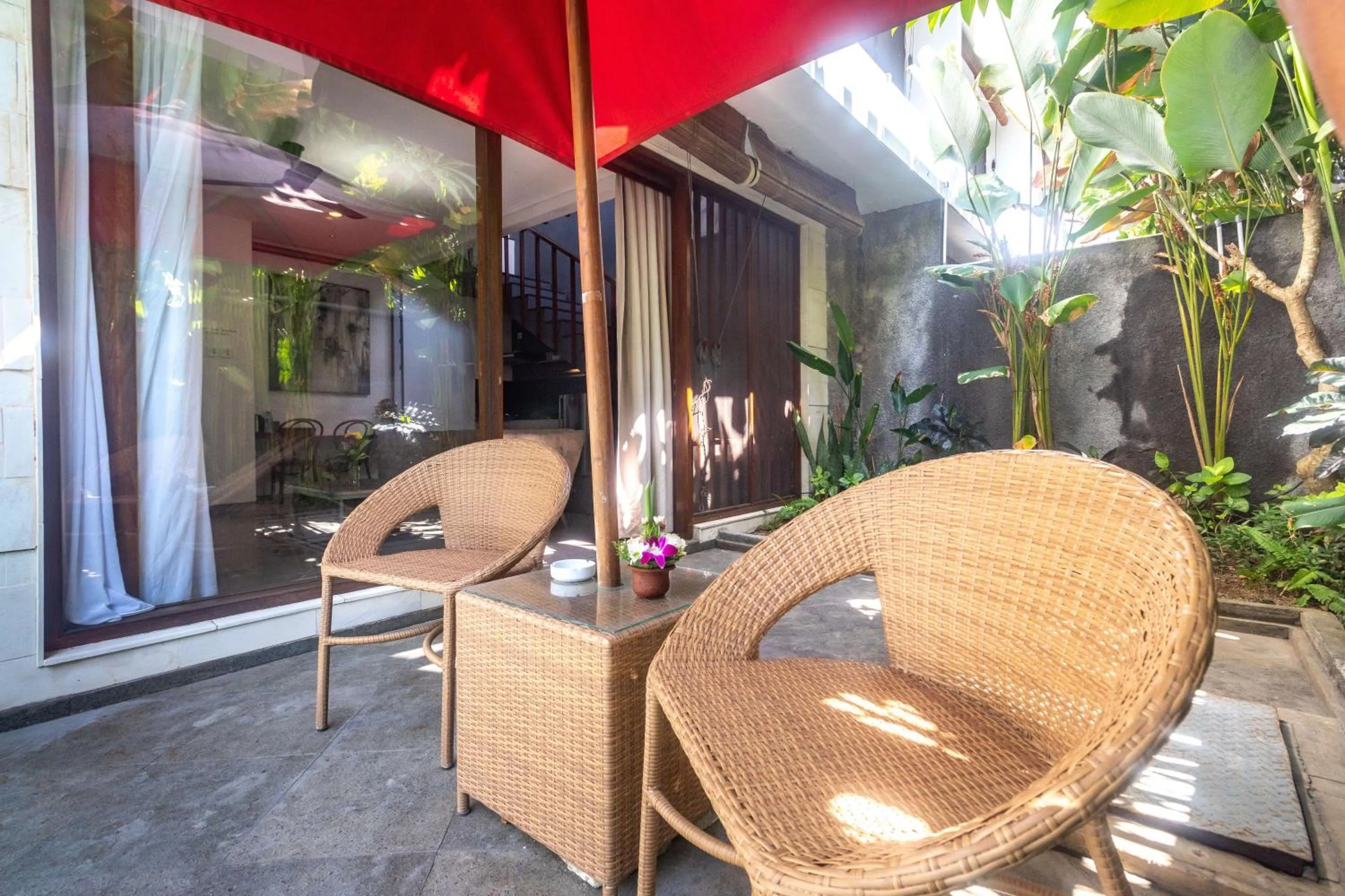 Swimming pool in Sanur Art Villas