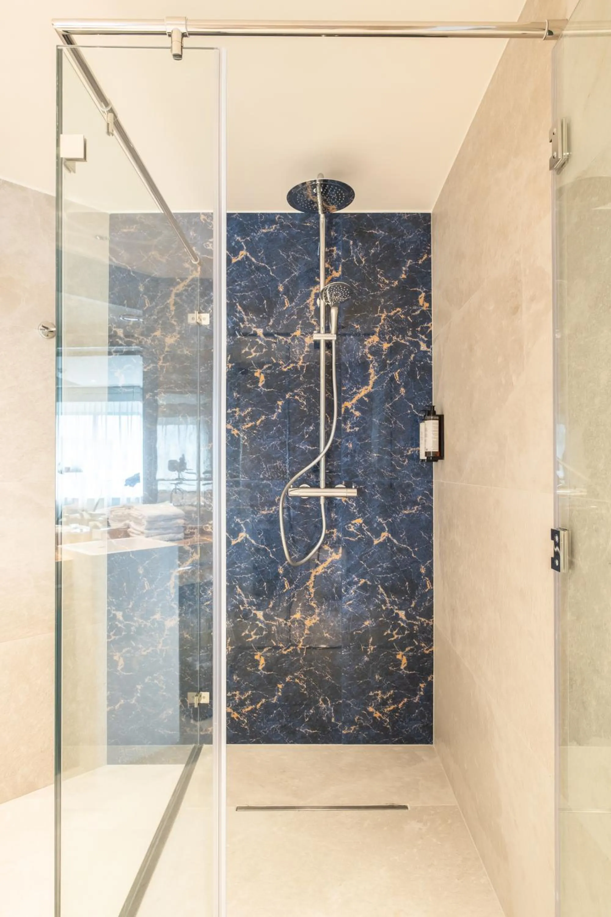 Shower in Hyllit Hotel