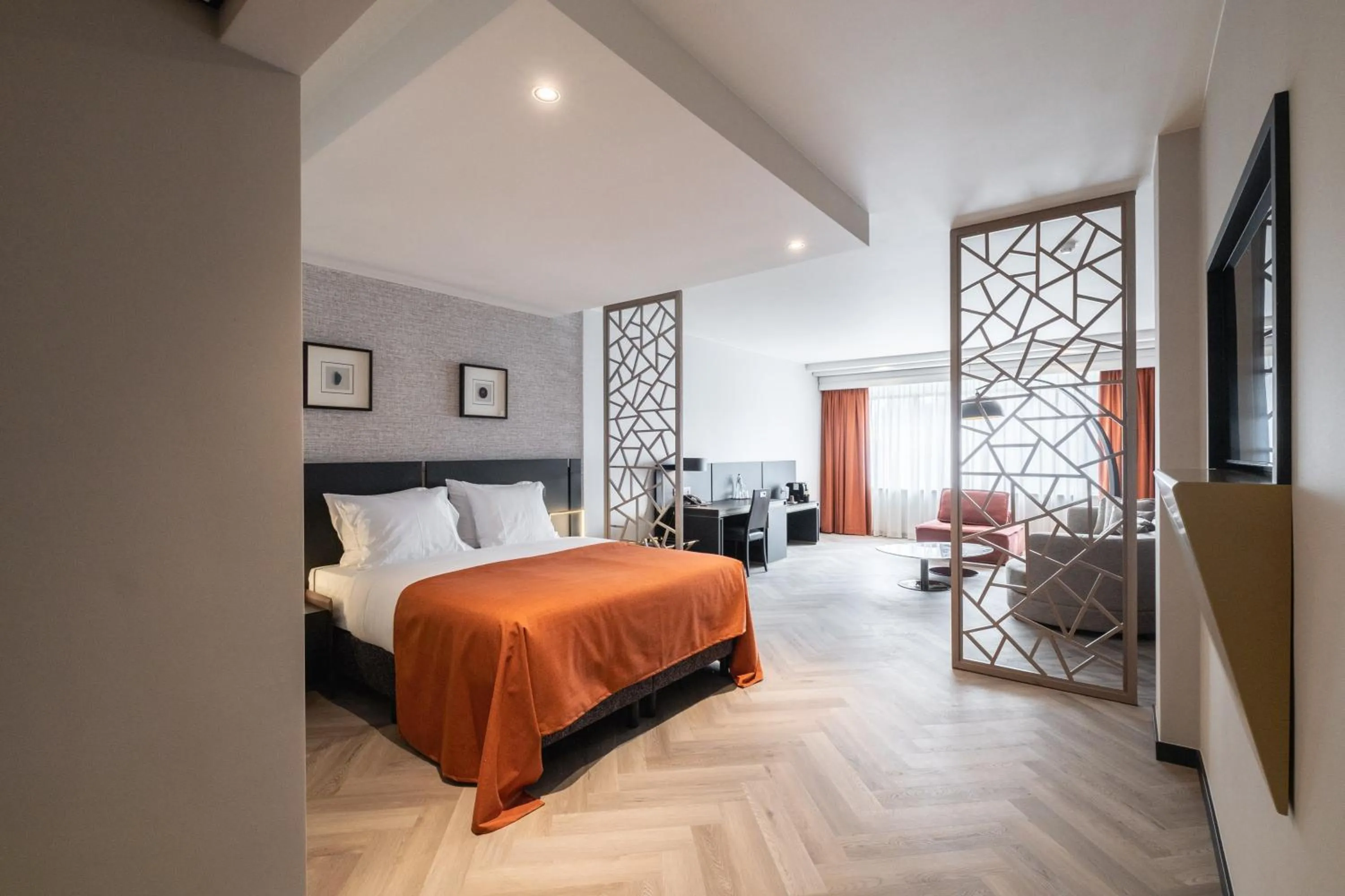 Photo of the whole room, Bed in Hyllit Hotel