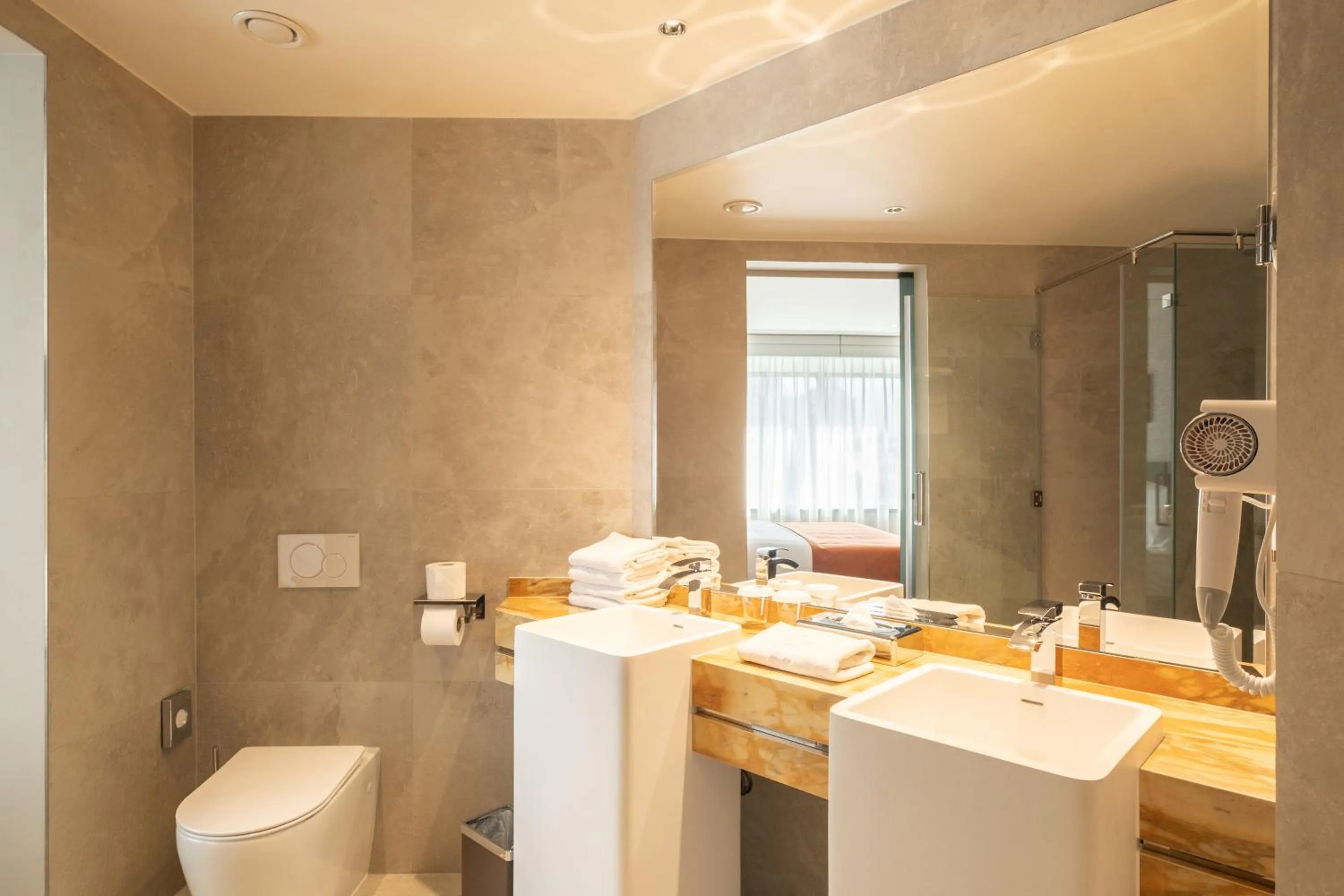 Bathroom in Hyllit Hotel