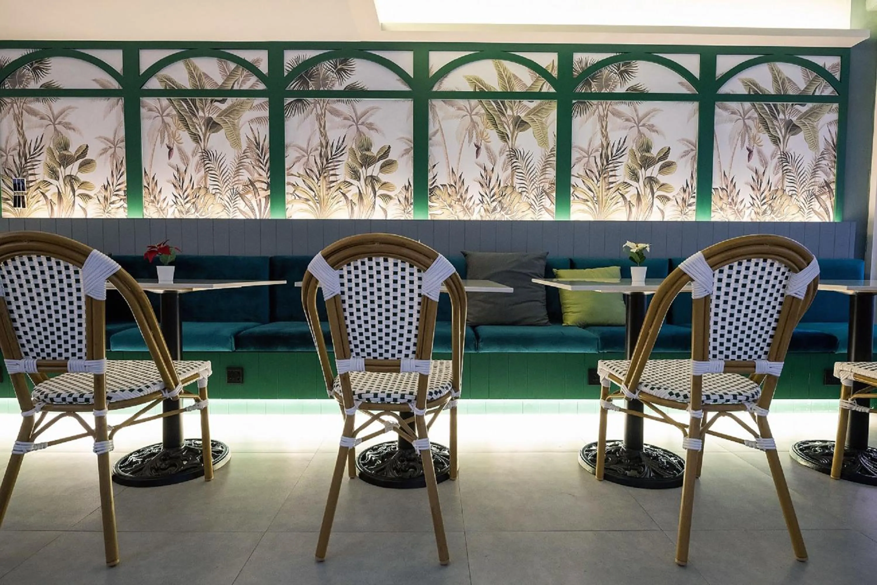 Communal lounge/ TV room in Narawad Boutique Hotel