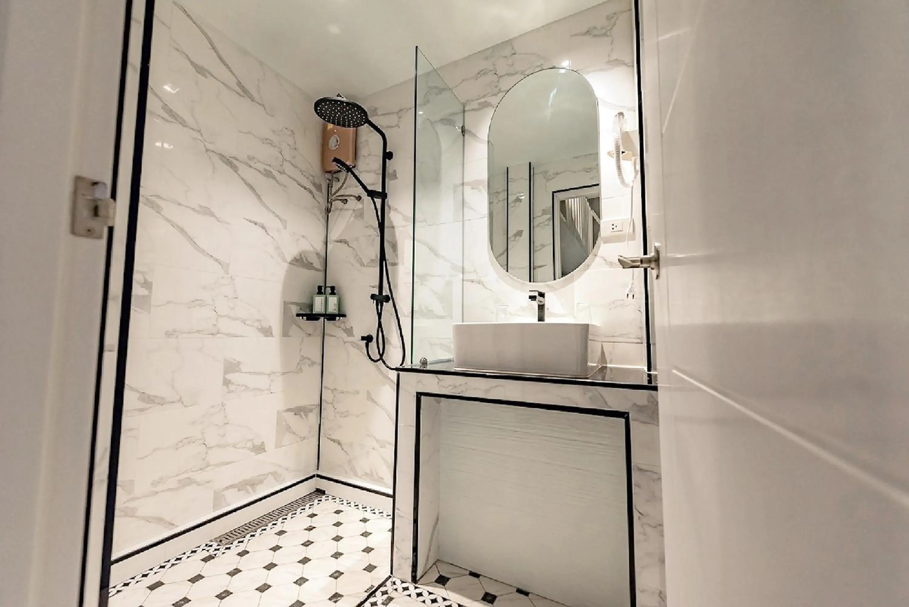 Shower in Narawad Boutique Hotel