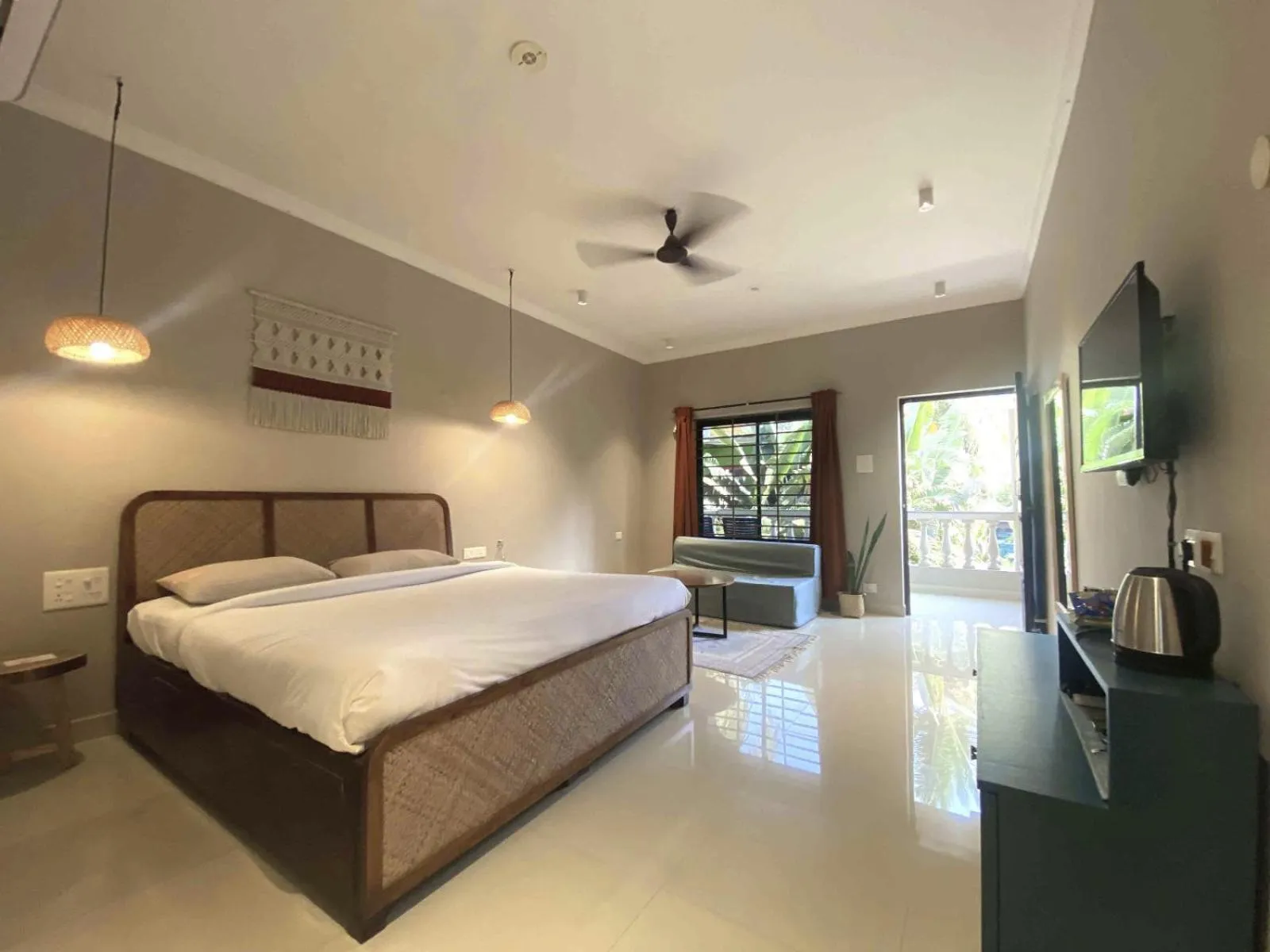 Bedroom in The Unallome, Morjim