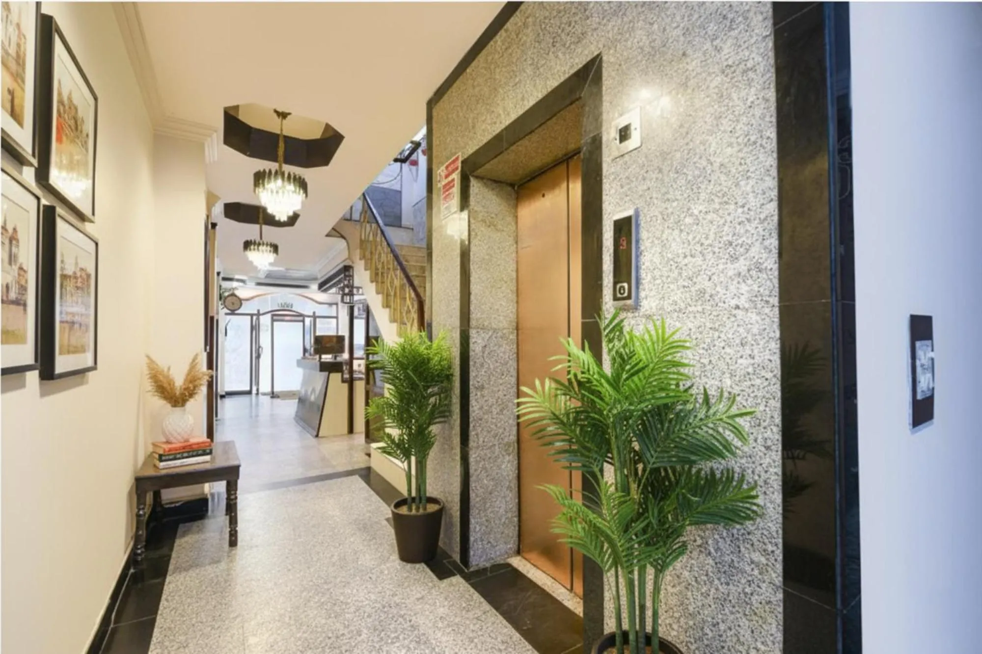 FabHotel Delhi Continental