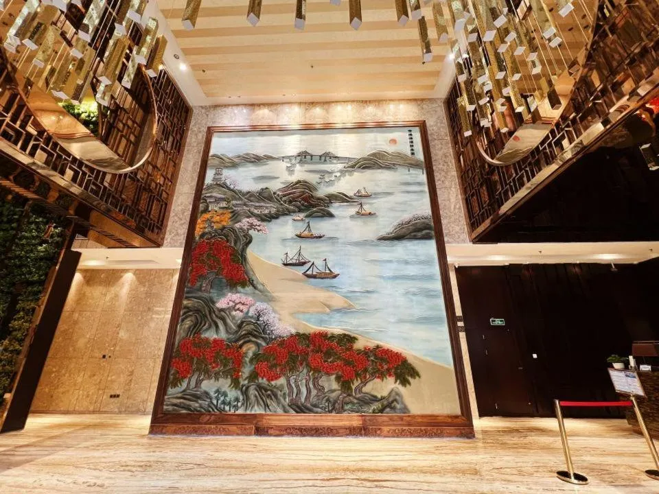 Menshine Gloria Plaza Hotel