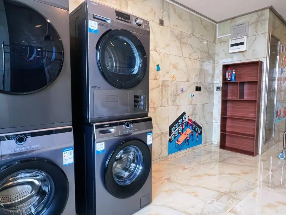 Menshine Gloria Plaza Hotel