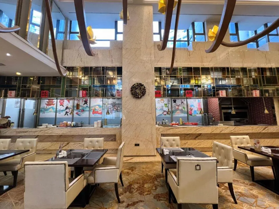 Menshine Gloria Plaza Hotel