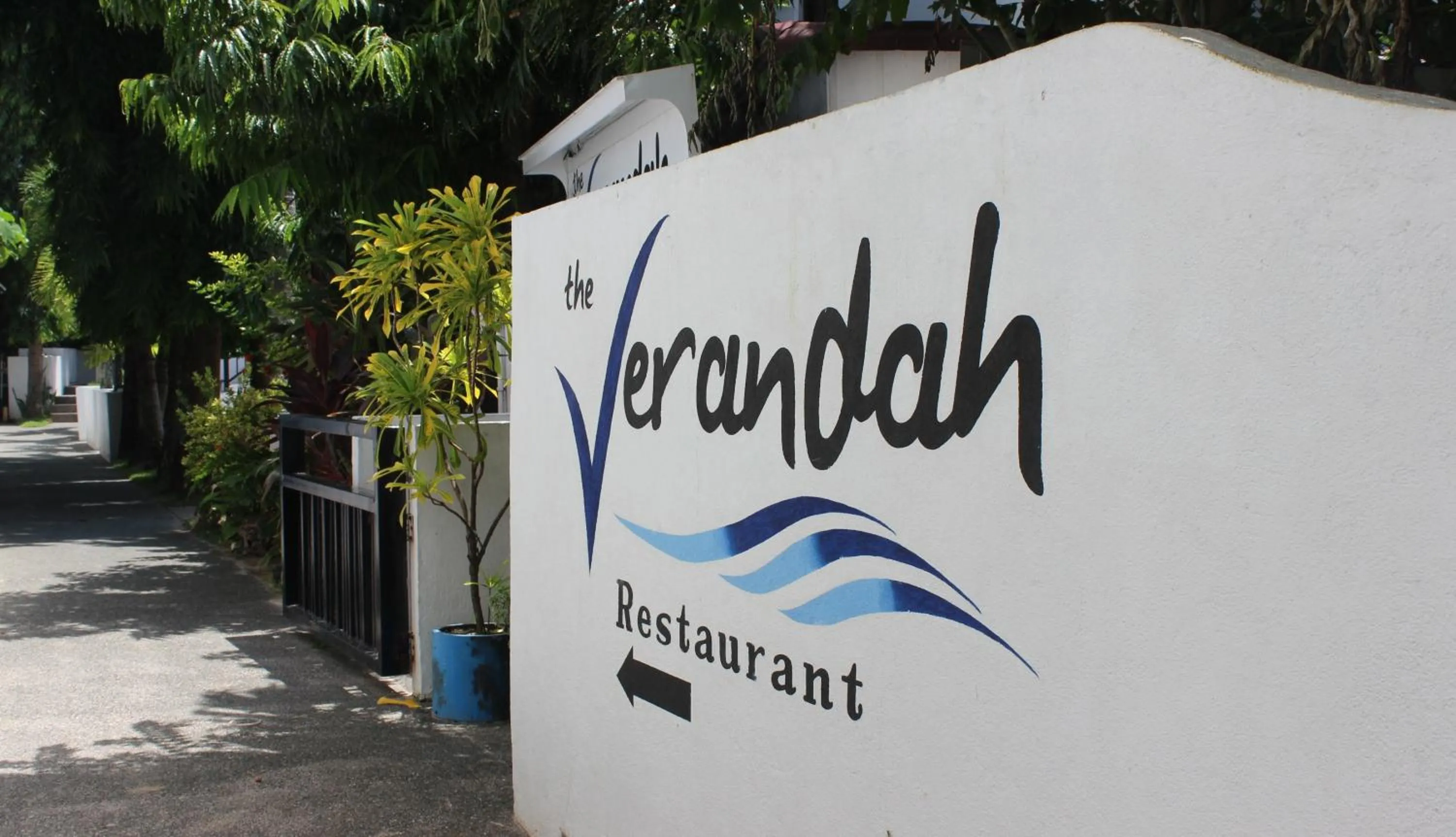 Restaurant/places to eat in Out of the Blue Resort