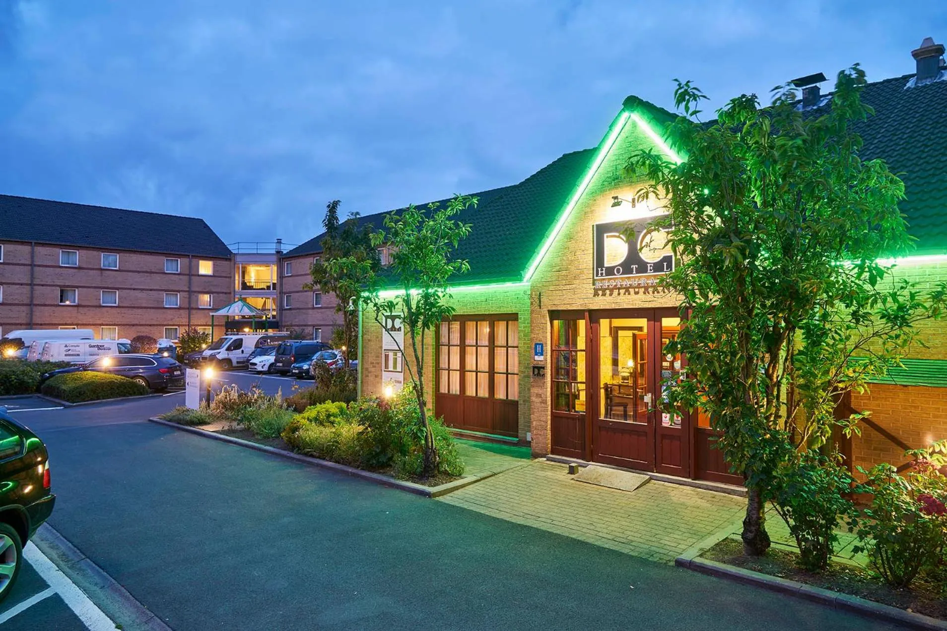 Property building in DC Hotel & Restaurant Brussels South