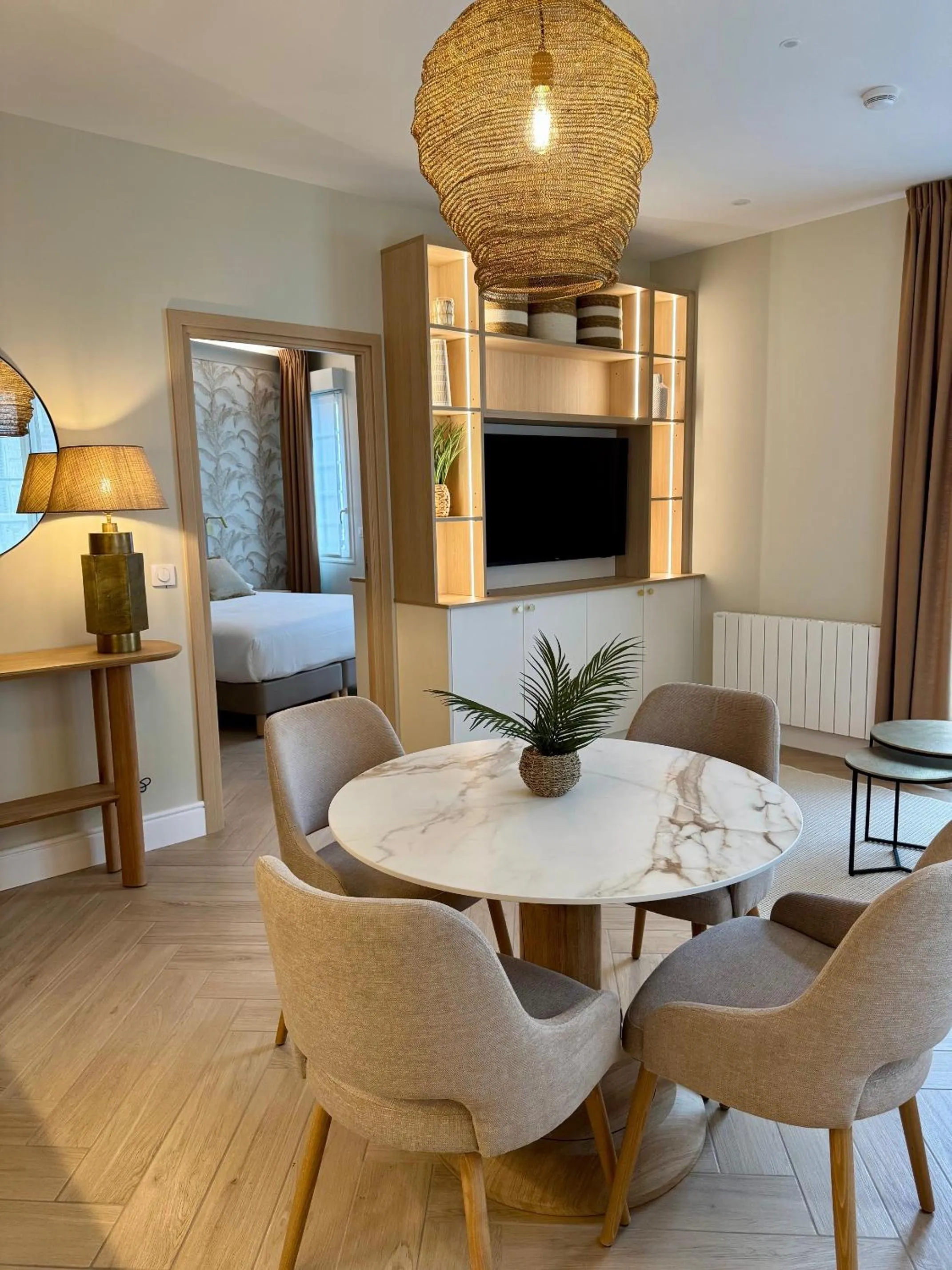 Bed in Hôtel Le Fer à Cheval