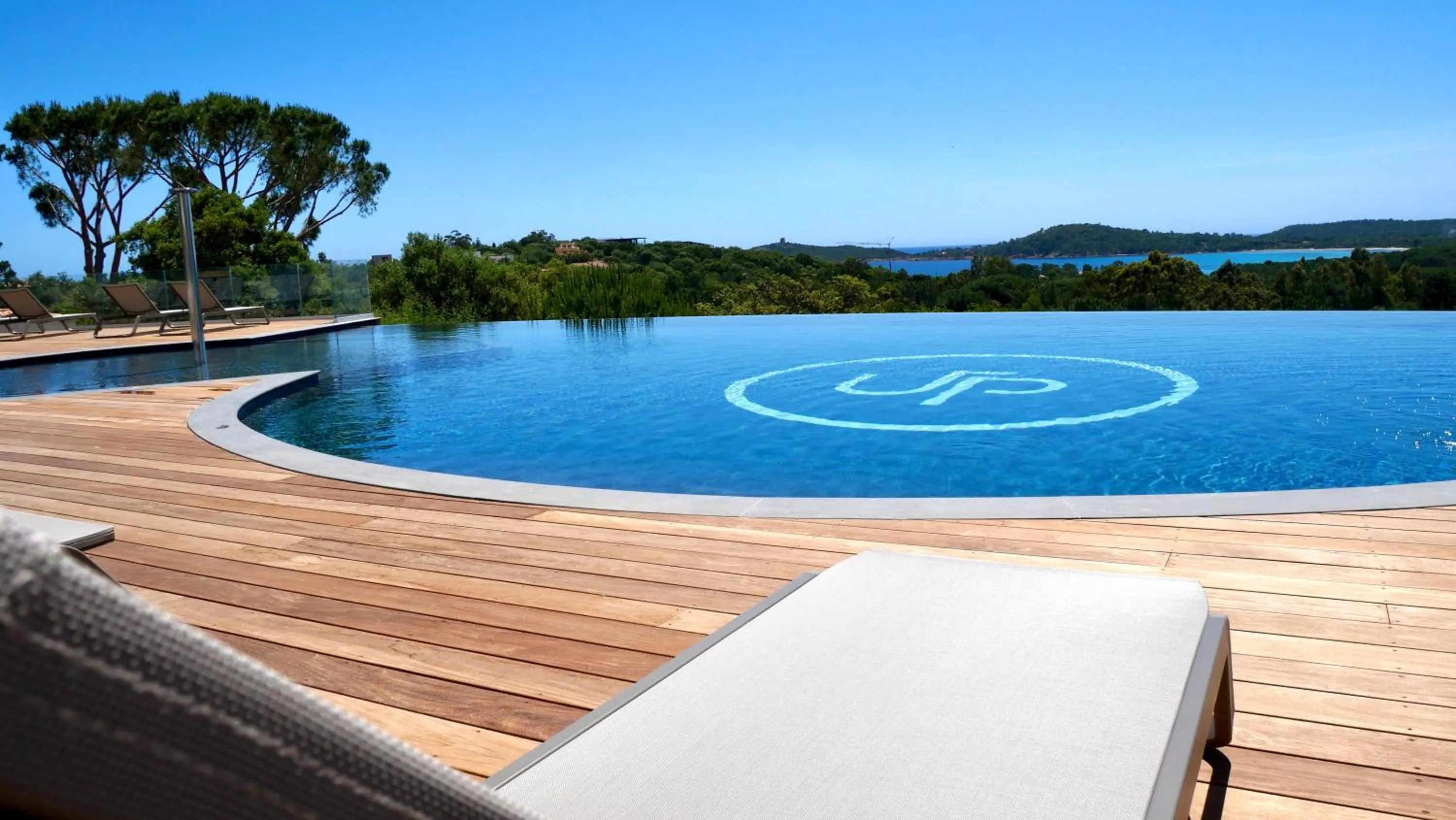 Swimming pool in Hotel U Paesolu