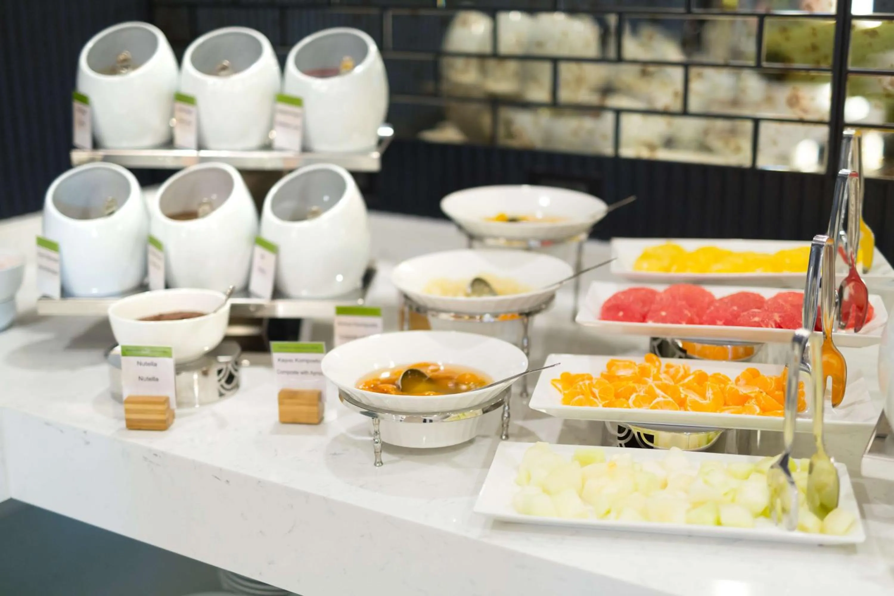 Restaurant/places to eat in DoubleTree By Hilton Izmir Airport