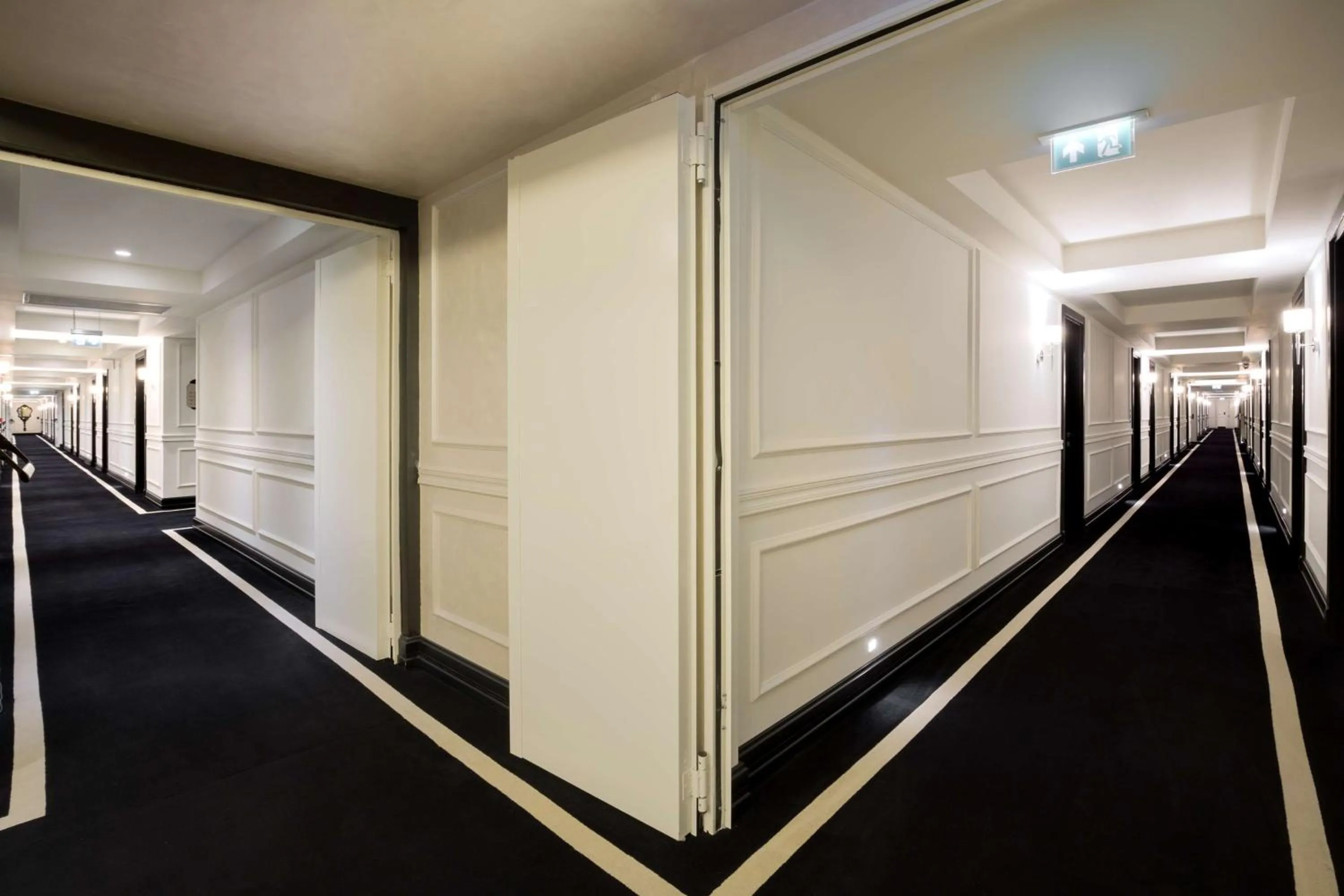 Lobby or reception in DoubleTree By Hilton Izmir Airport