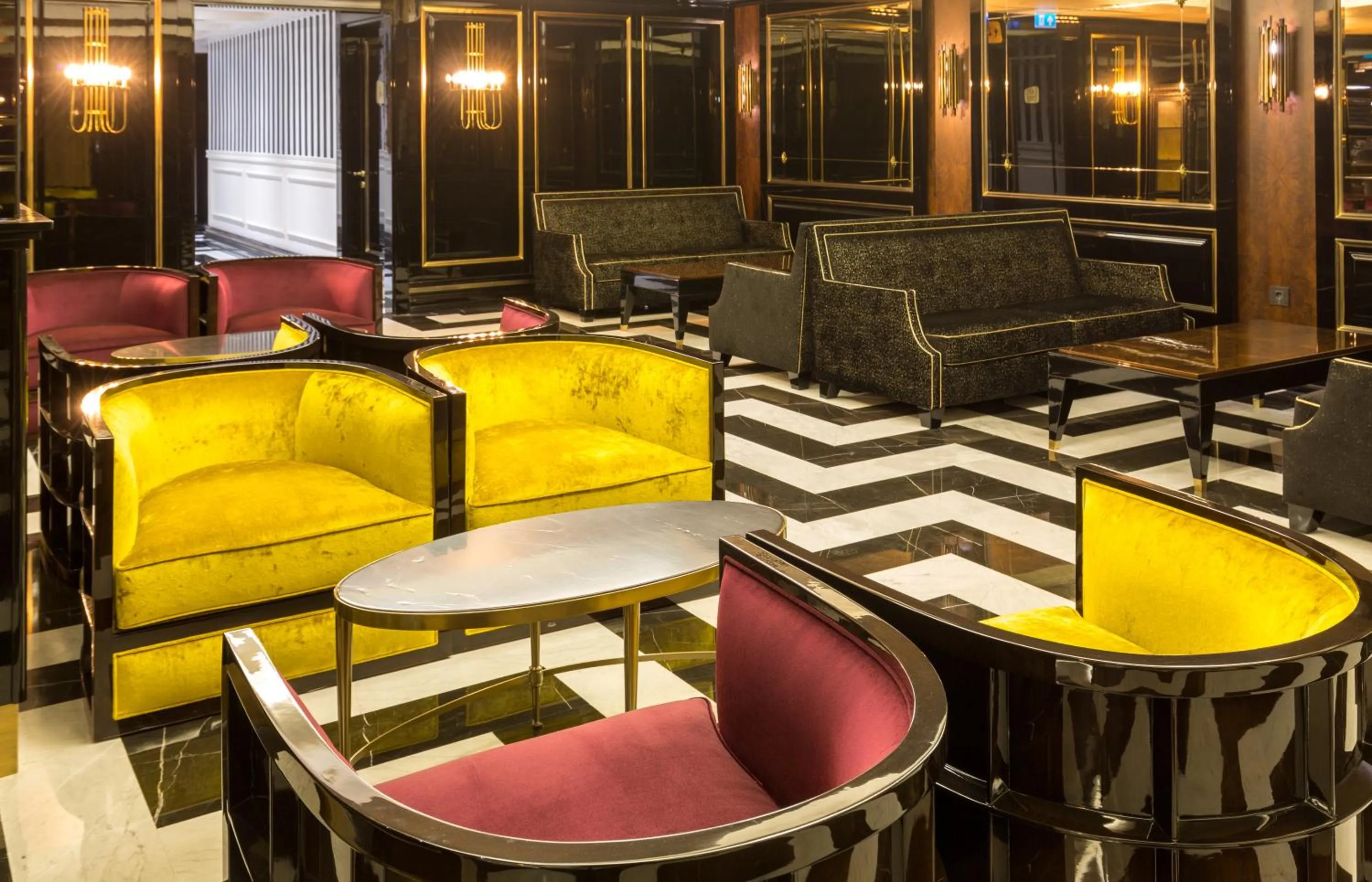 Lobby or reception in DoubleTree By Hilton Izmir Airport