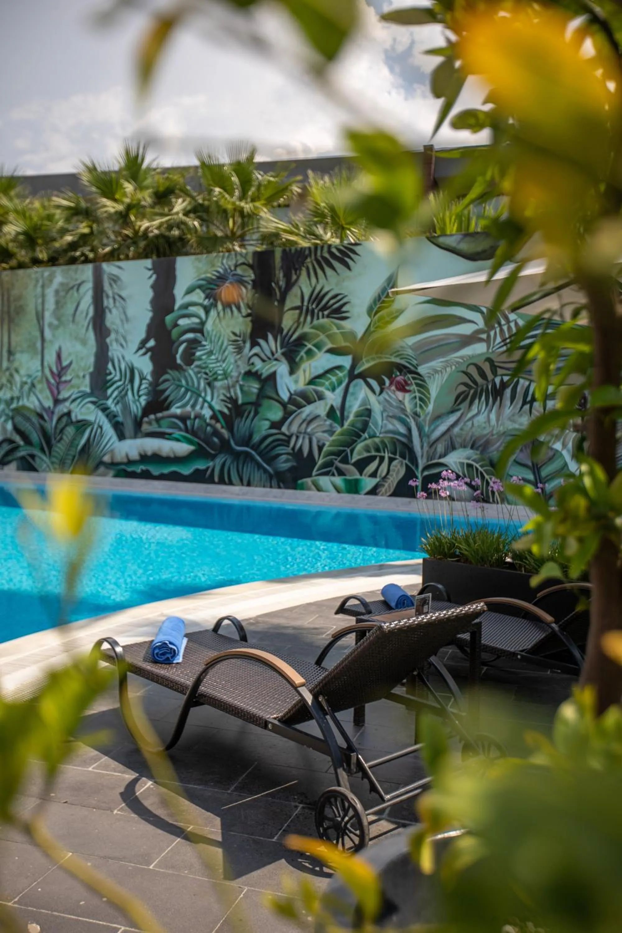 Swimming pool in DoubleTree By Hilton Izmir Airport