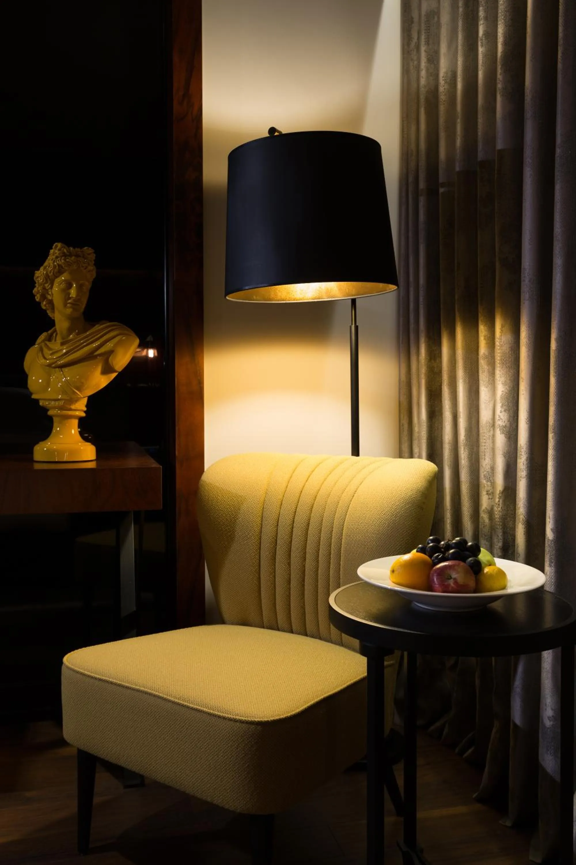 Seating area in DoubleTree By Hilton Izmir Airport