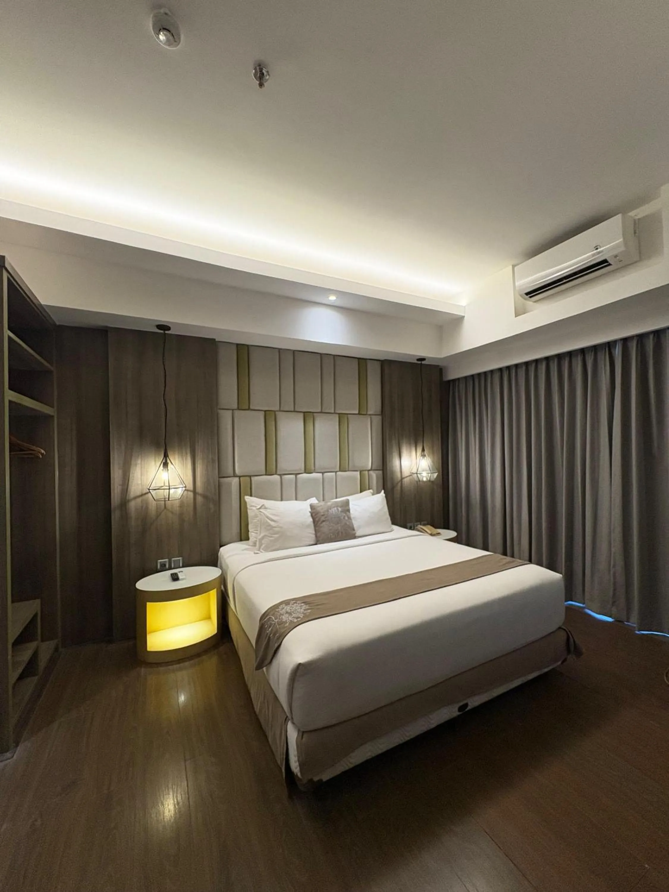Bed in The Crystal Luxury Bay Resort Nusa Dua