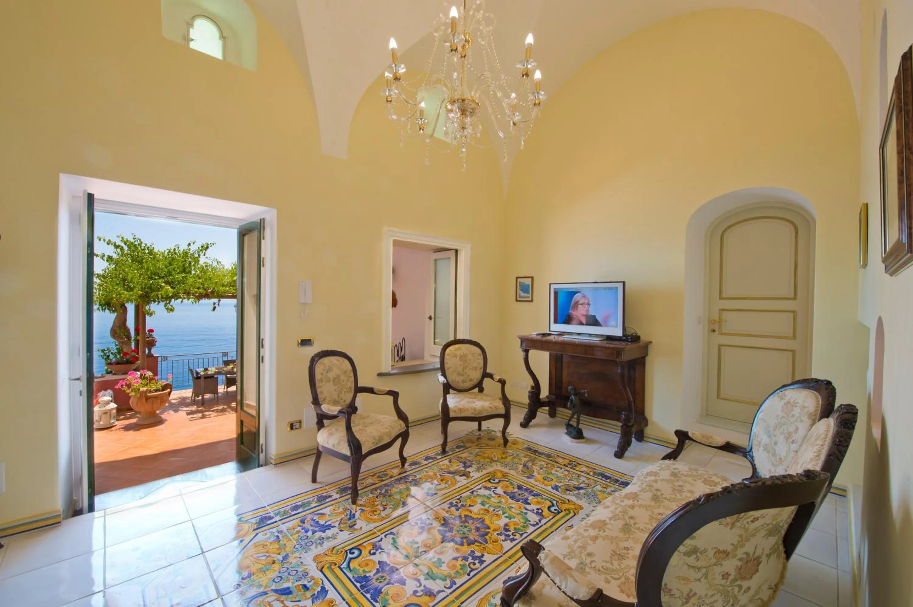 TV and multimedia in Palazzo Rocco Villa Sunshining in Love