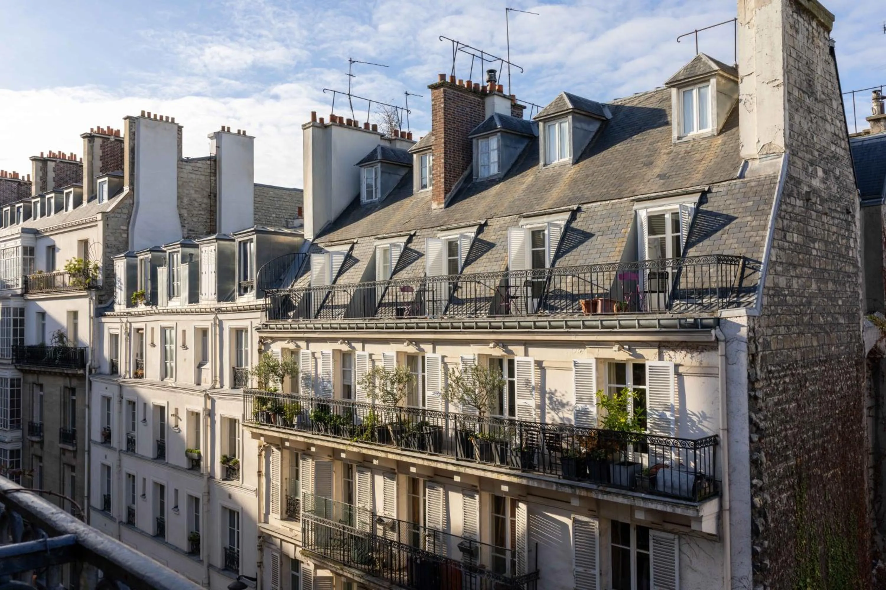 Street view in Les Jardins Du Luxembourg