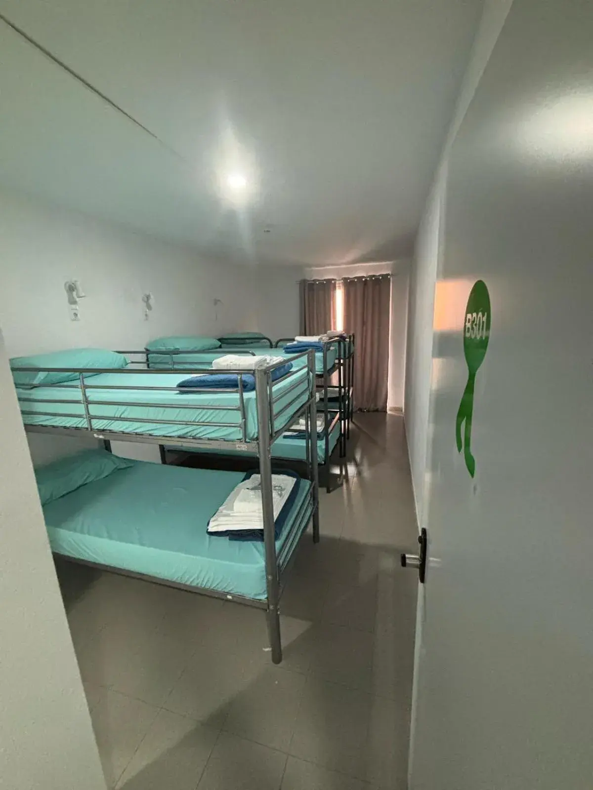 Bed in 6-Bed Female Dormitory Room in Motion Chueca Hostel Bed in 6-Bed Female Dormitory Room in Motion Chueca Hostel