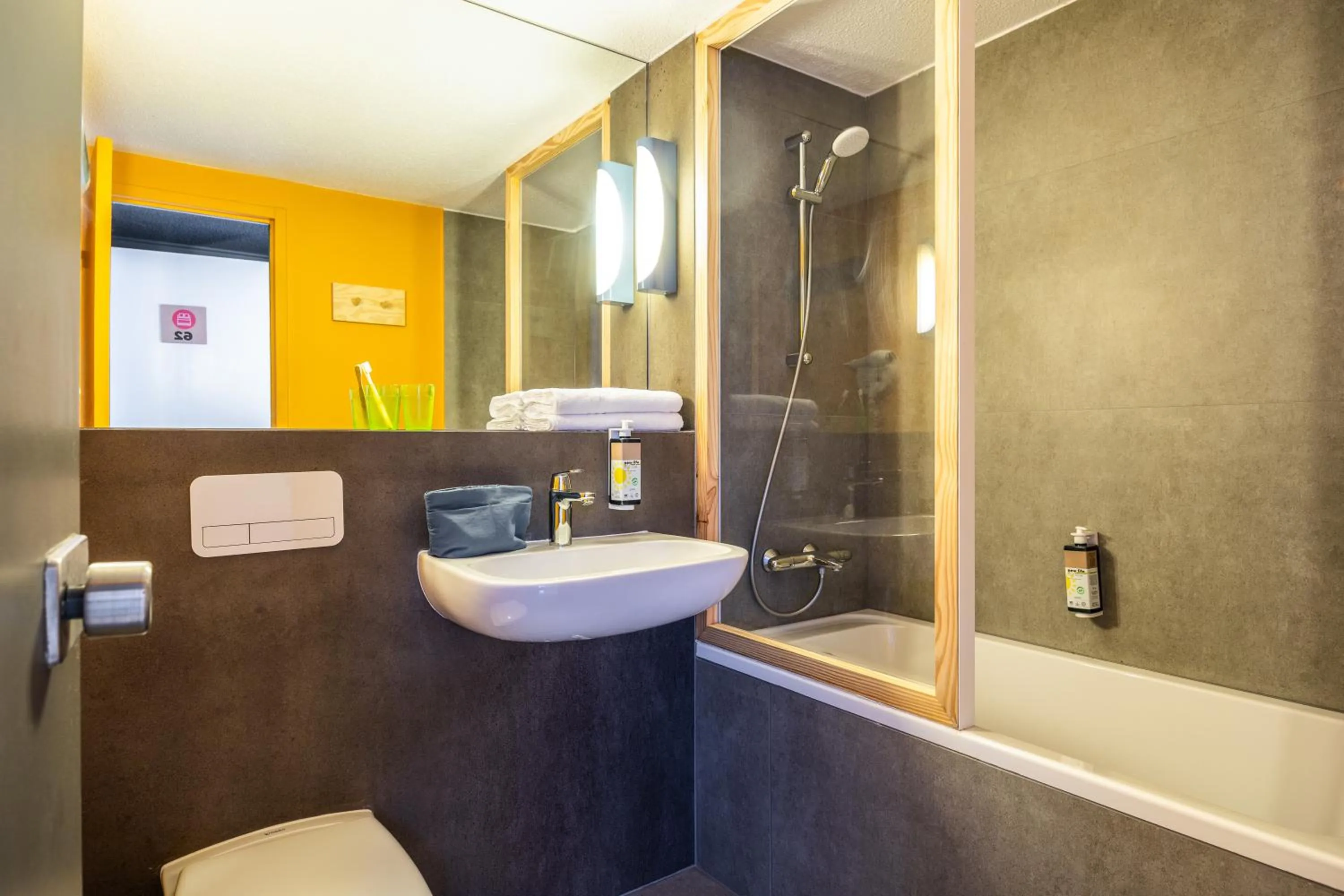 Bathroom in greet Brussels Airport Zaventem