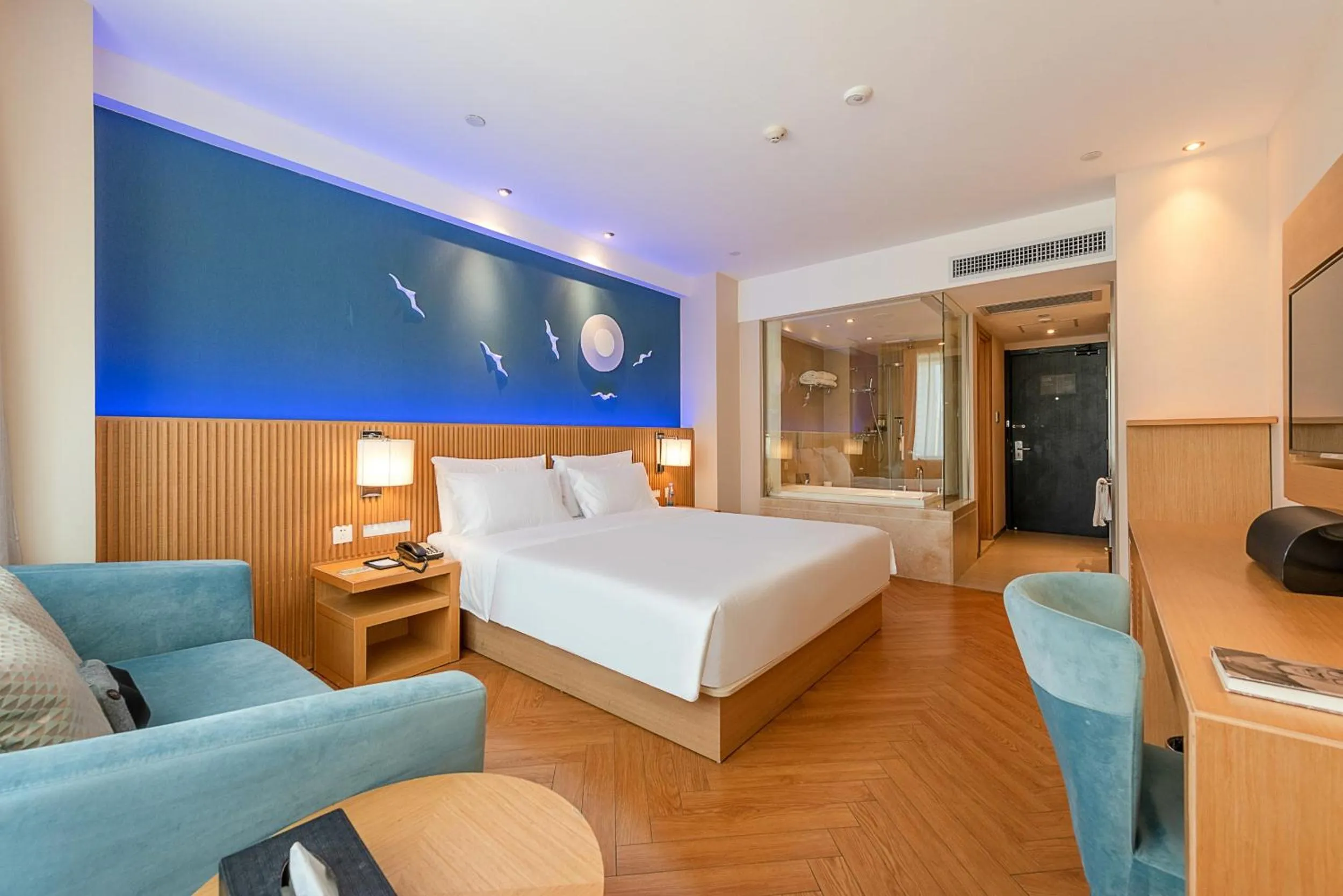 Bedroom, Bed in Crystal Orange Hotel Guangzhou Taojin Branch