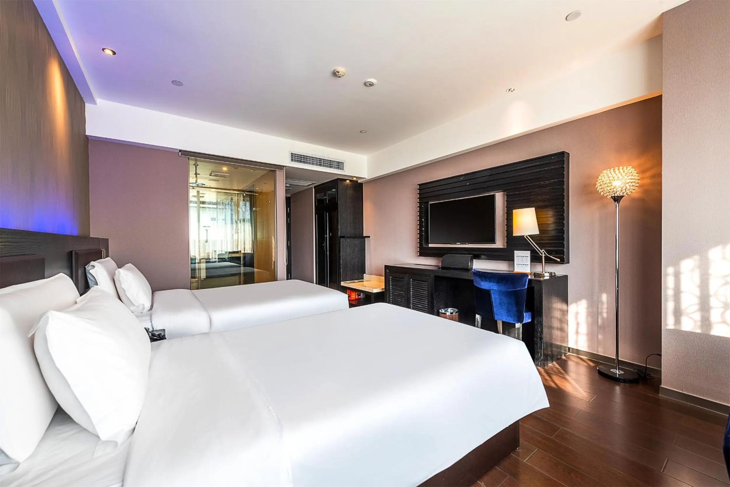 Bedroom, Bed in Crystal Orange Hotel Guangzhou Taojin Branch