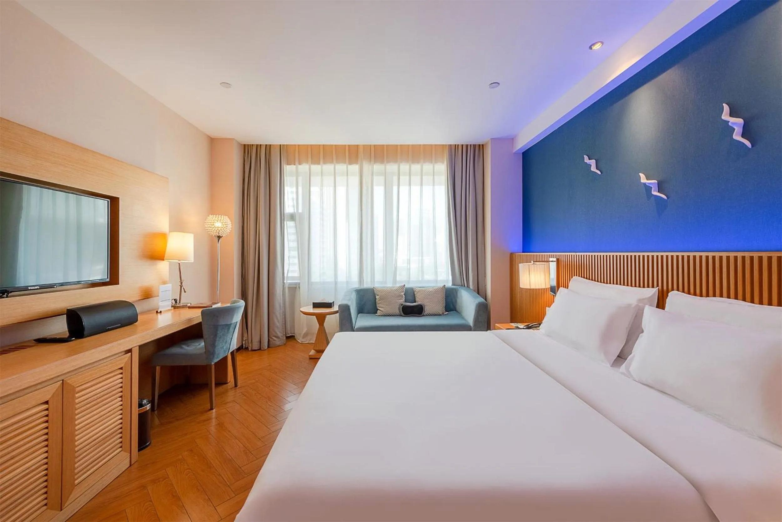 Photo of the whole room, Bed in Crystal Orange Hotel Guangzhou Taojin Branch