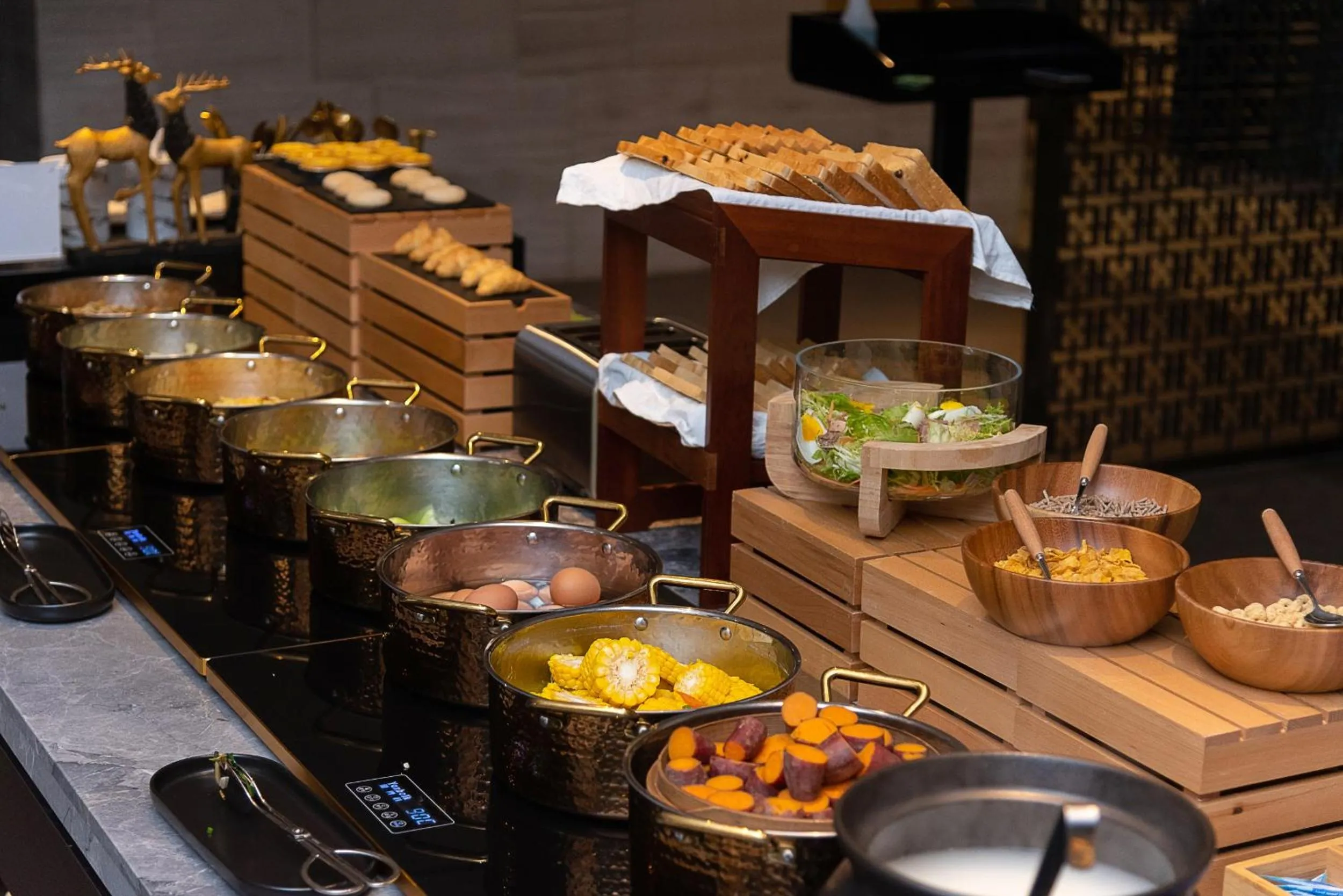 Restaurant/places to eat in Crystal Orange Hotel Guangzhou Taojin Branch