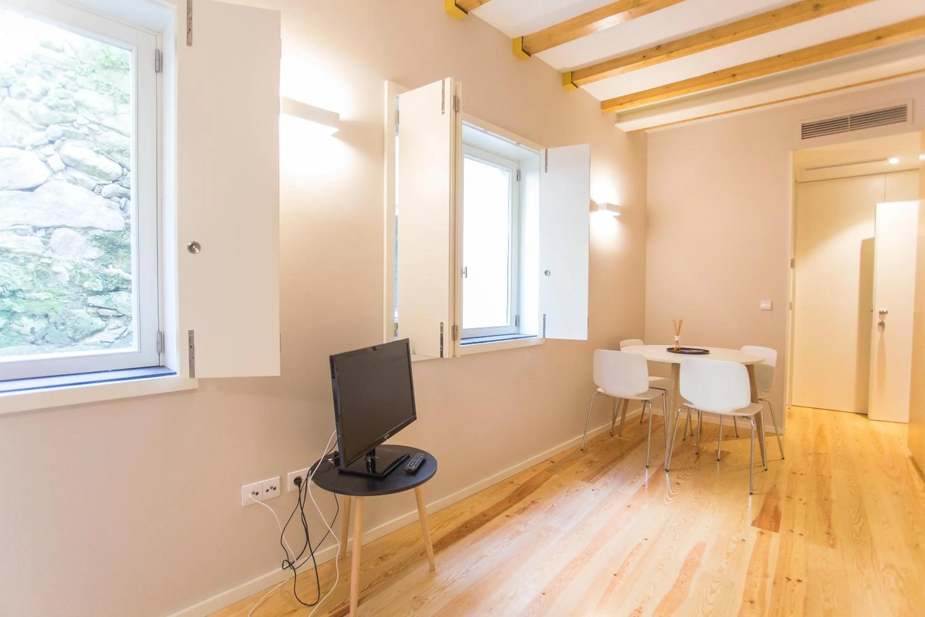 TV and multimedia in Oporto Trendy River