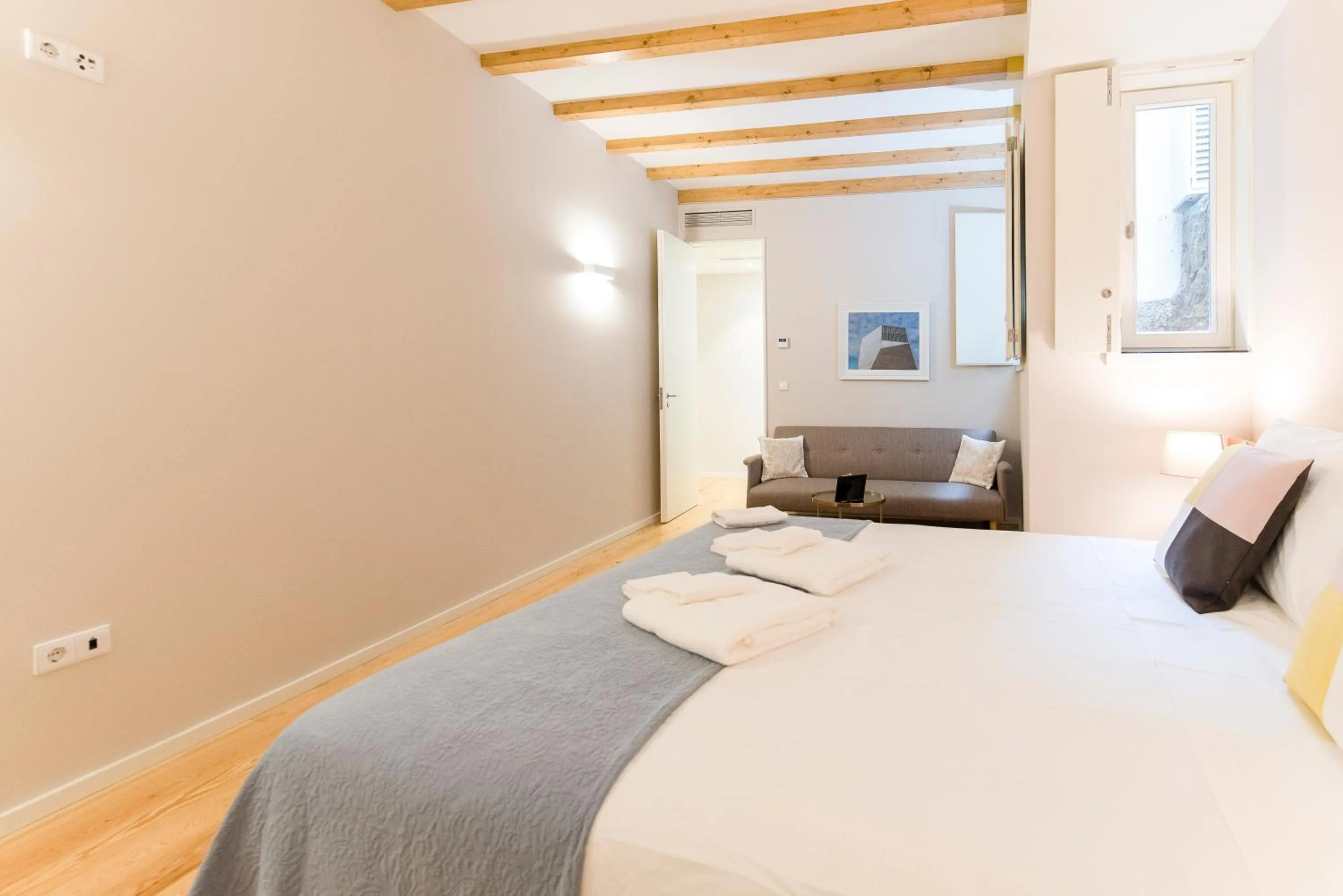 Bedroom, Bed in Oporto Trendy River