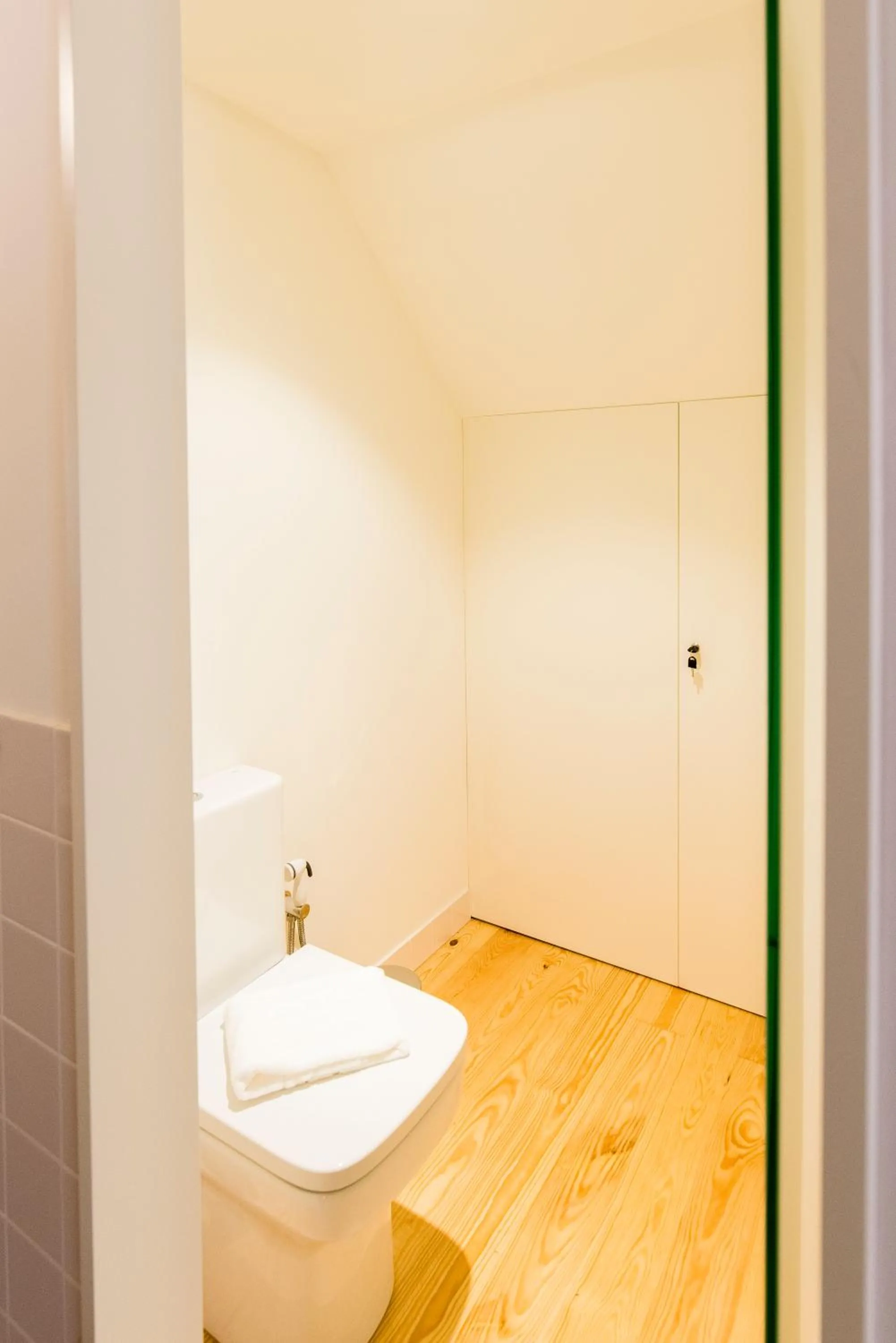 Bathroom in Oporto Trendy River