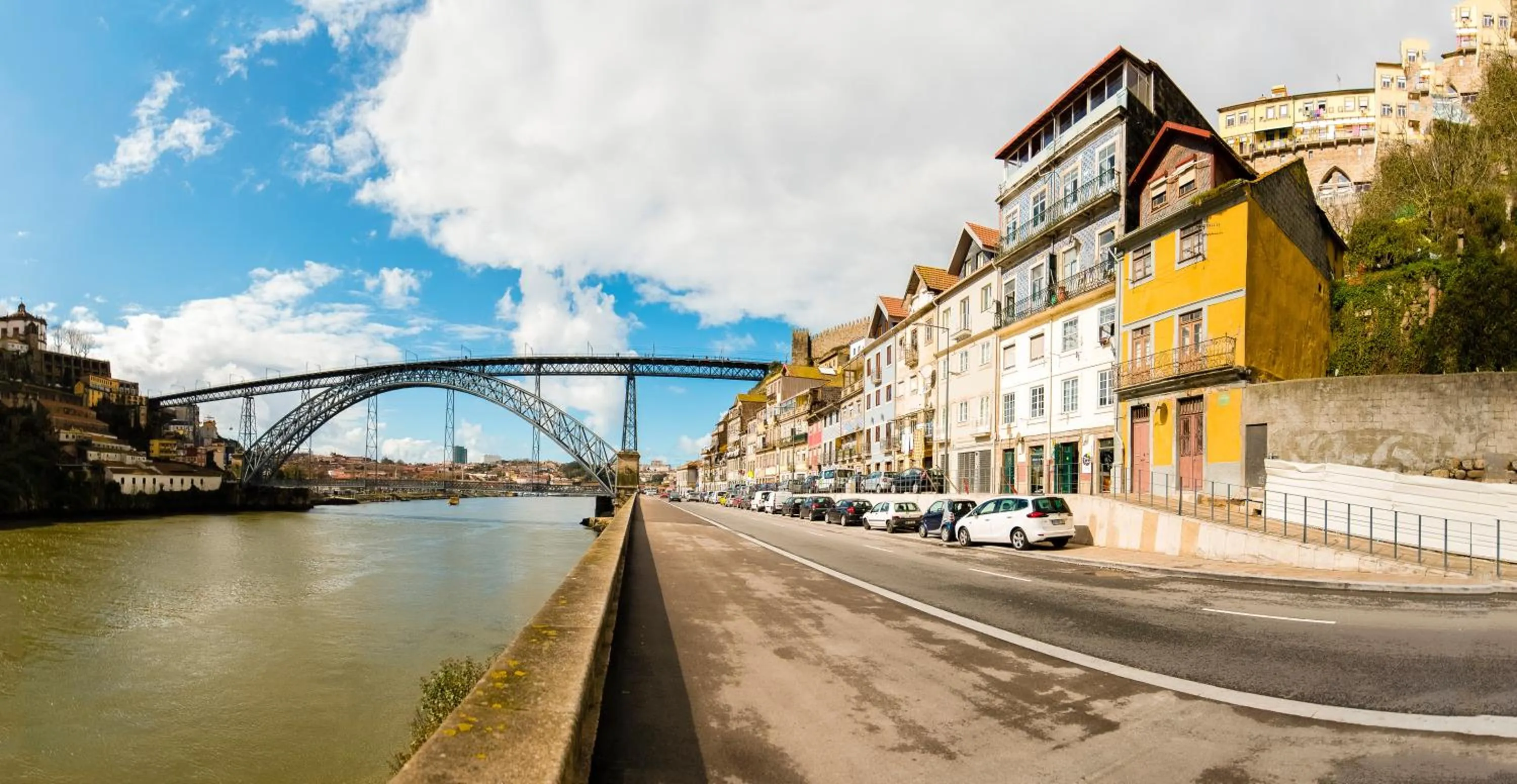 Facade/entrance in Oporto Trendy River