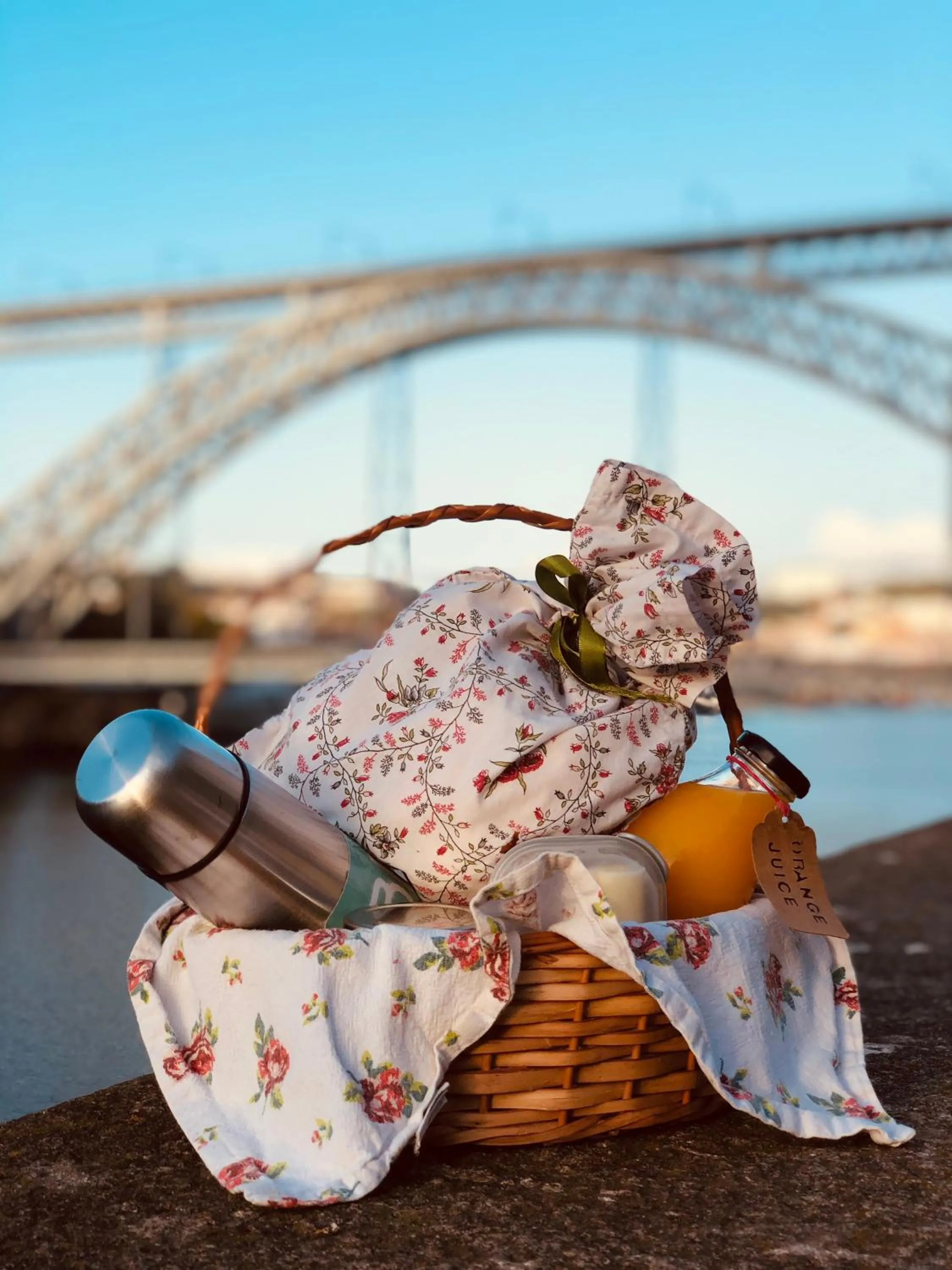 Breakfast in Oporto Trendy River