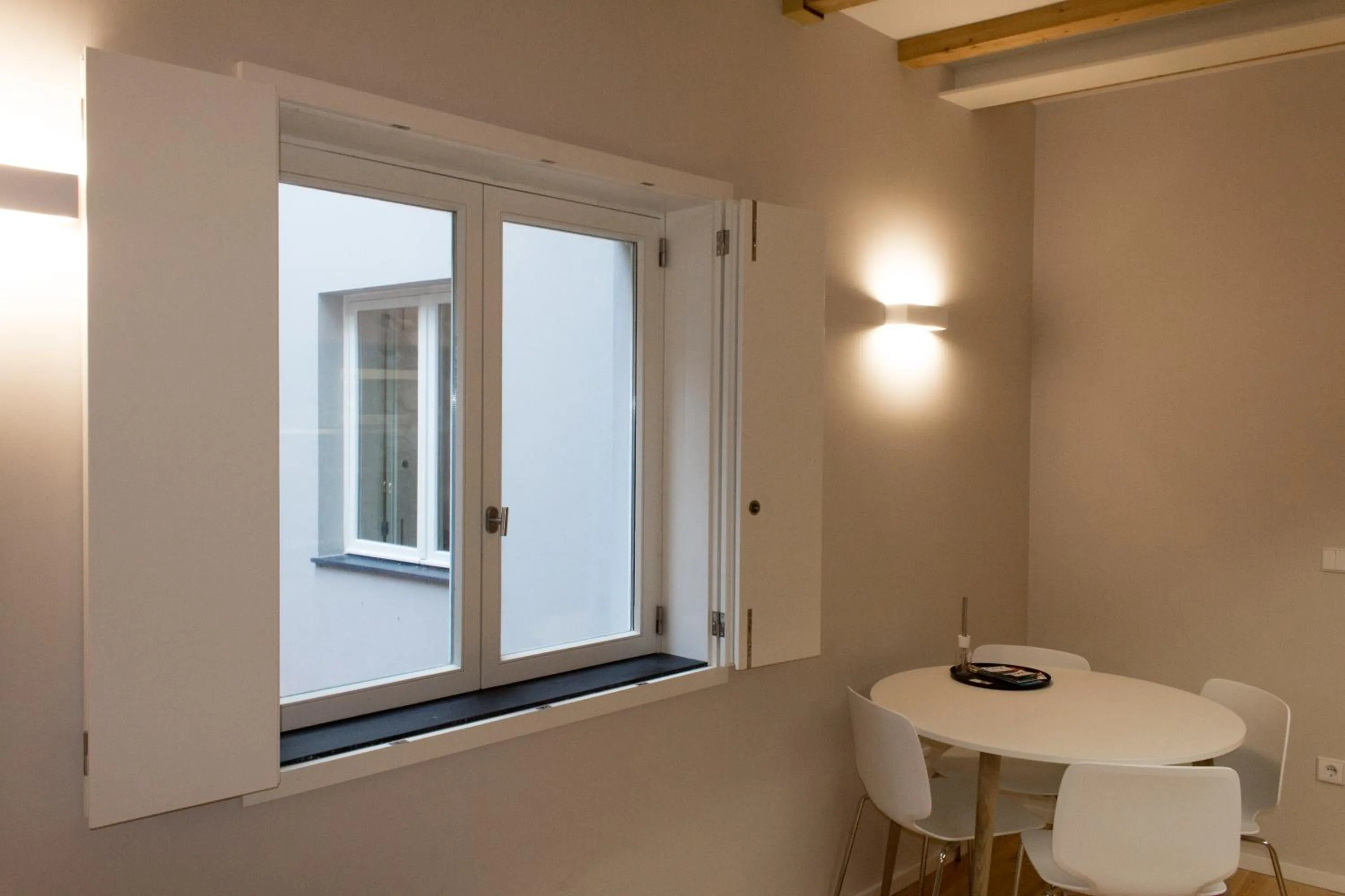 Dining area in Oporto Trendy River