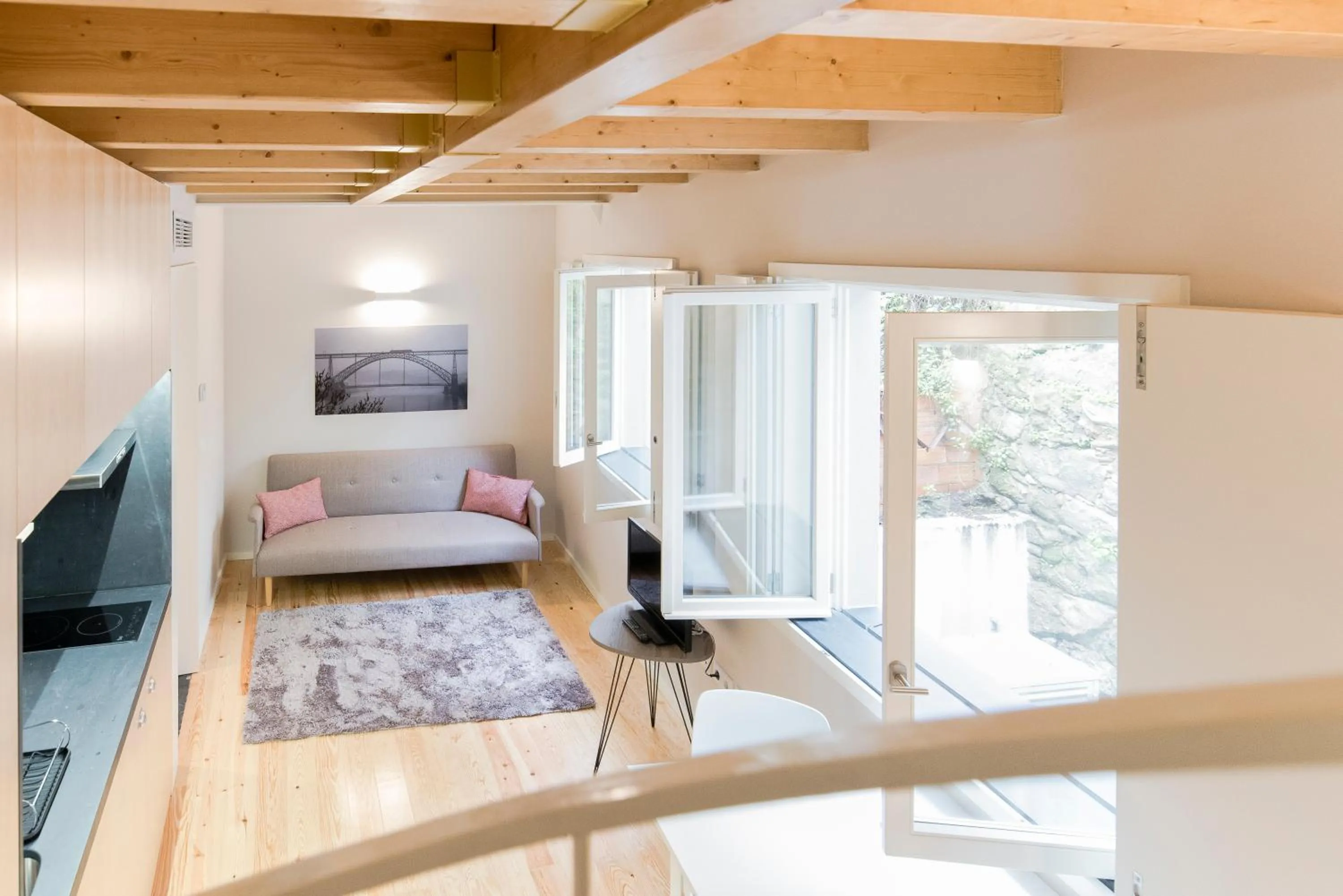 TV and multimedia in Oporto Trendy River